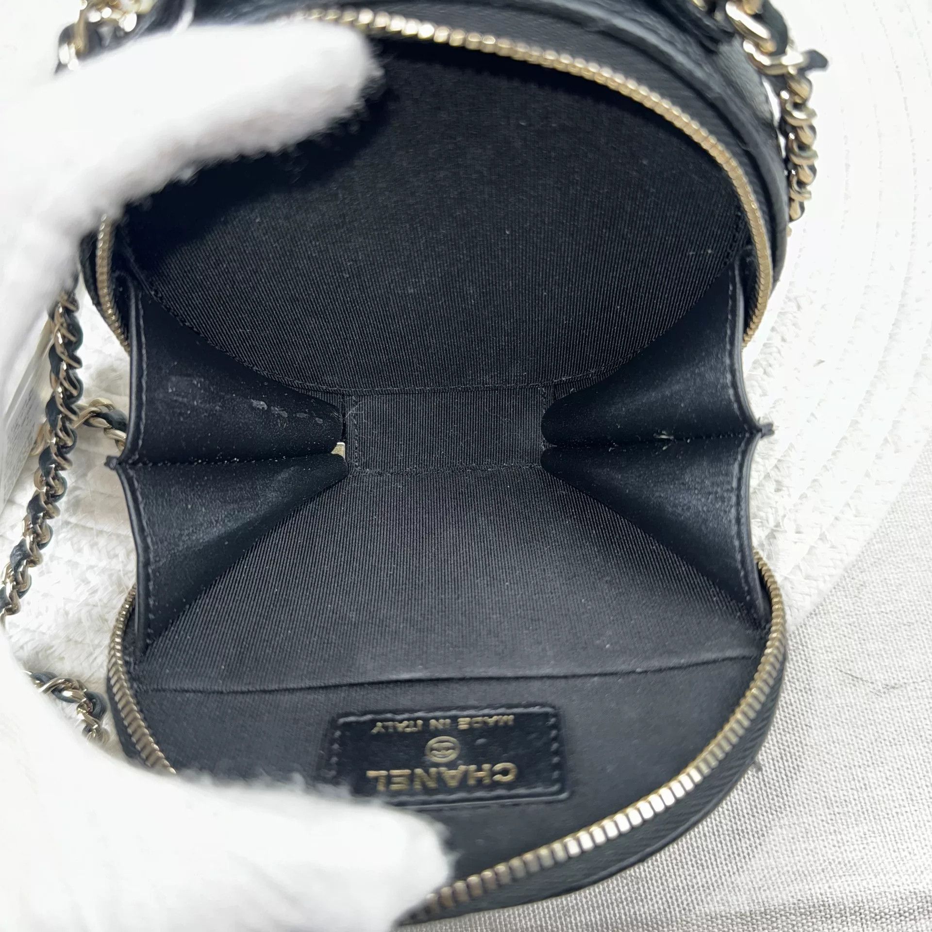Chanel Pre-loved Bag Very good condition Size ONE SIZE - 2 Thumbnail