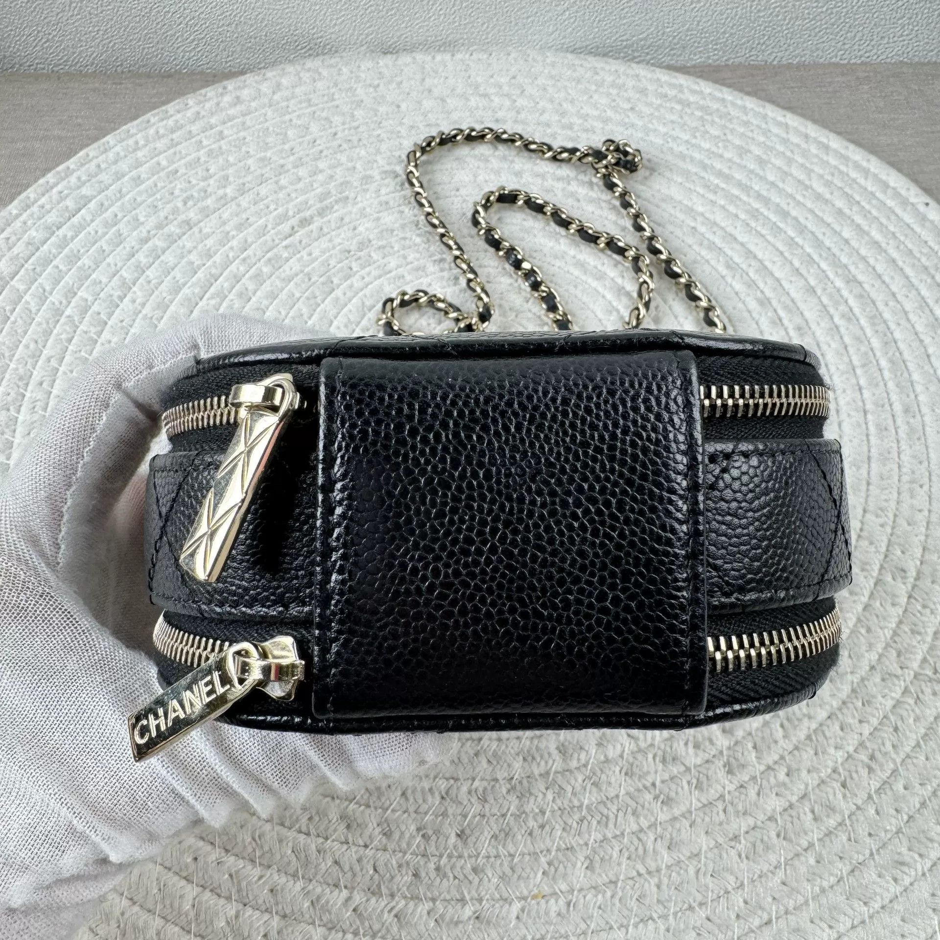 Chanel Pre-loved Bag Very good condition Size ONE SIZE - 5 Thumbnail