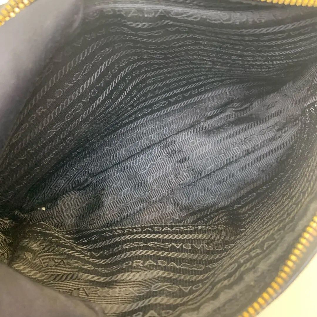Prada Pre-loved Bag Very good condition Size ONE SIZE - 9 Thumbnail