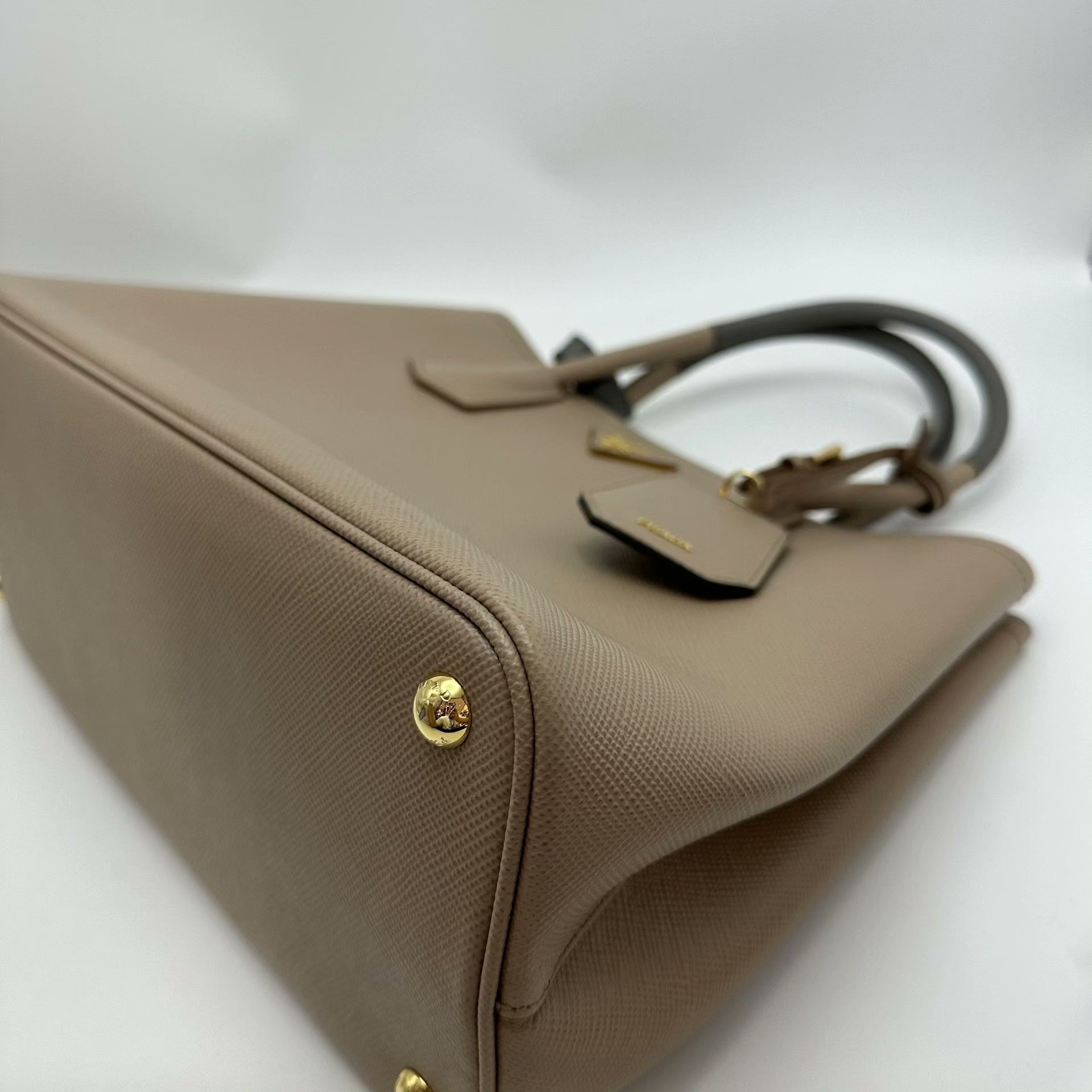 Prada Pre-loved Bag Very good condition Size ONE SIZE - 4 Thumbnail