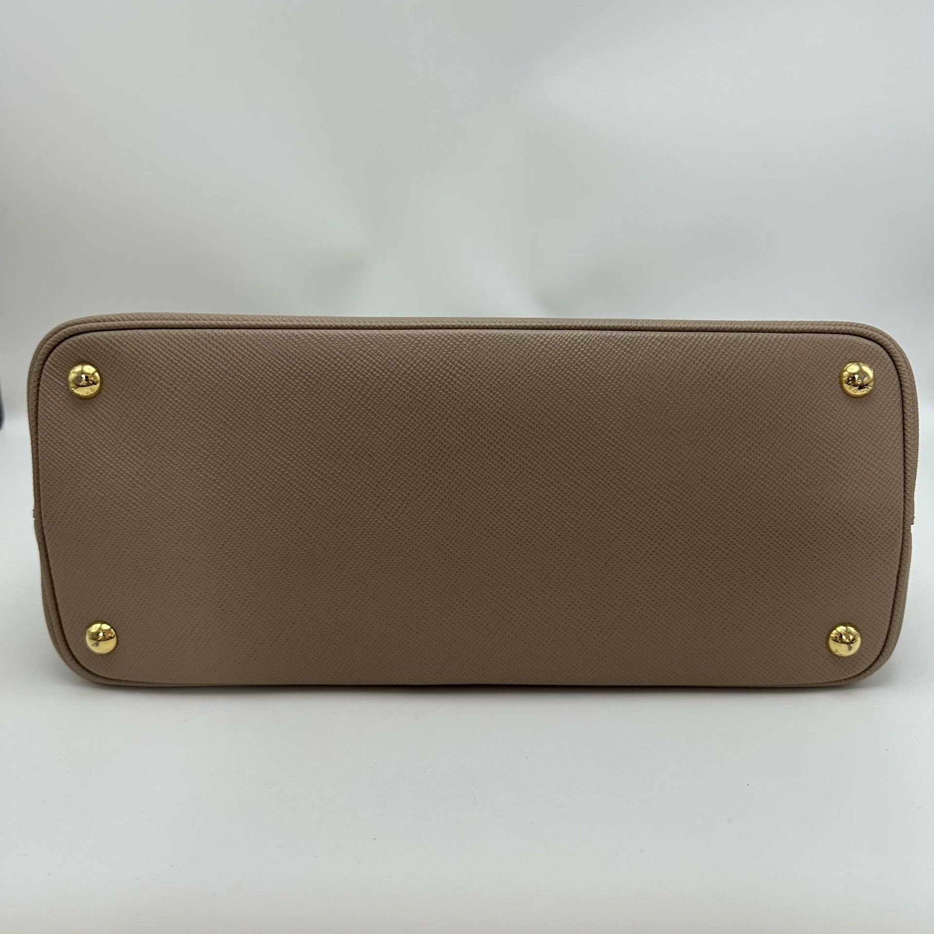 Prada Pre-loved Bag Very good condition Size ONE SIZE - 5 Thumbnail