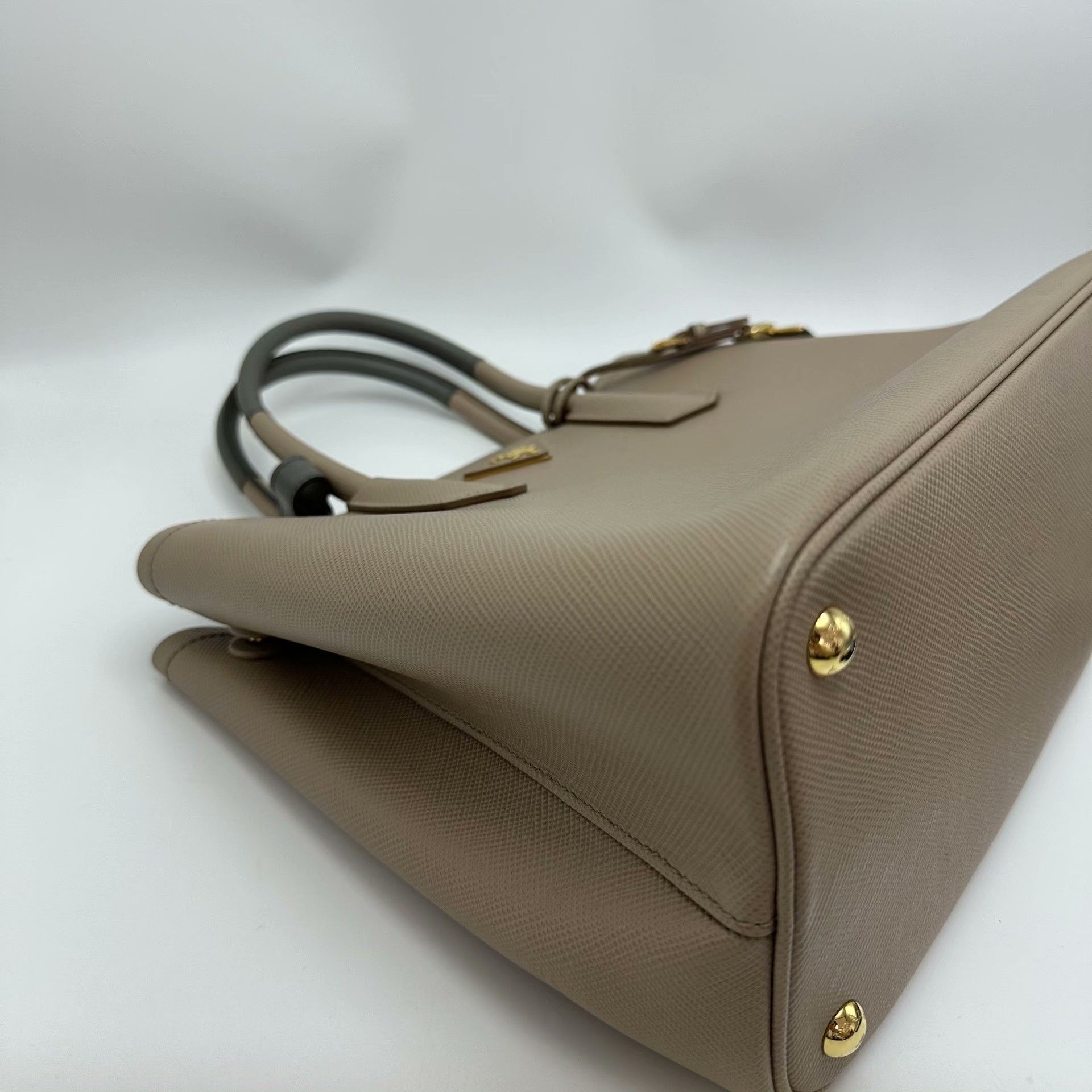 Prada Pre-loved Bag Very good condition Size ONE SIZE - 3 Thumbnail