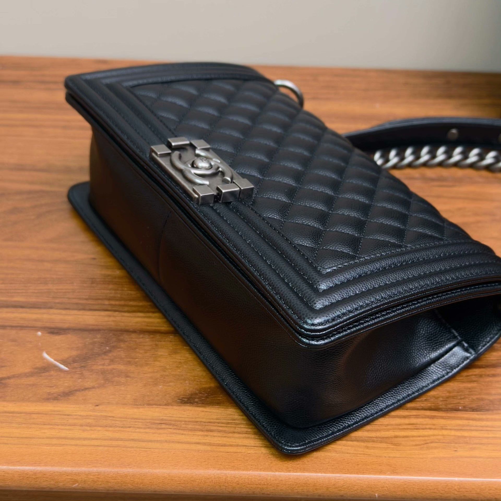 Chanel Pre-loved Bag Very good condition Size ONE SIZE - 4 Thumbnail