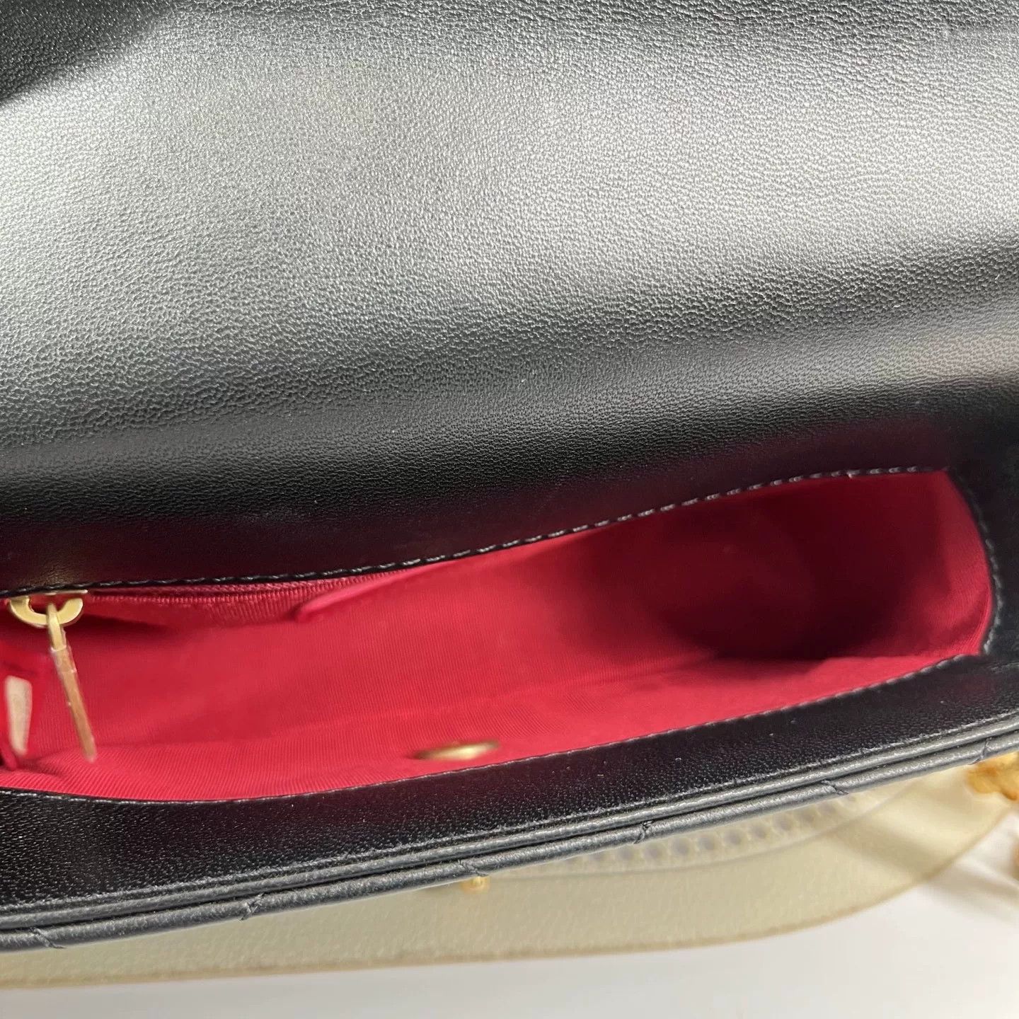Chanel Pre-loved Bag Very good condition Size ONE SIZE - 3 Thumbnail