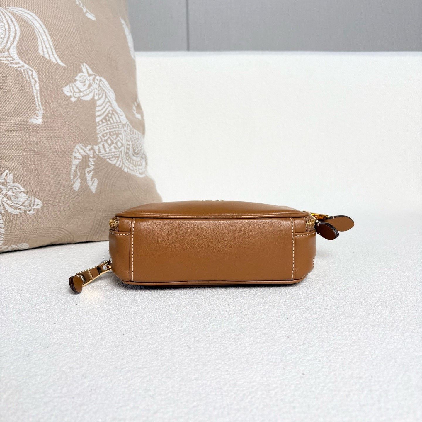 Miu Miu Pre-loved Bag Very good condition Size ONE SIZE - 5 Thumbnail