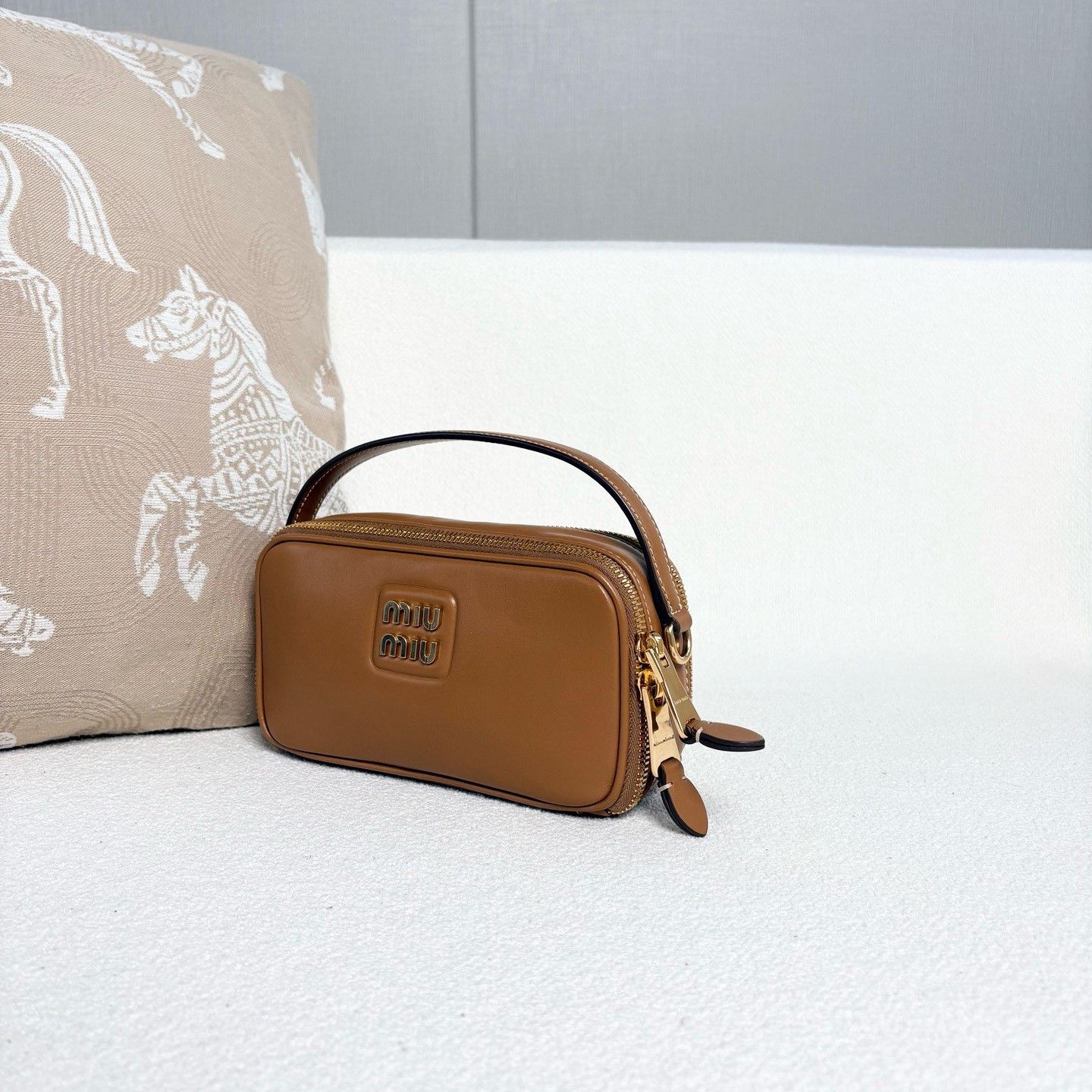 Miu Miu Pre-loved Bag Very good condition Size ONE SIZE - 6 Thumbnail