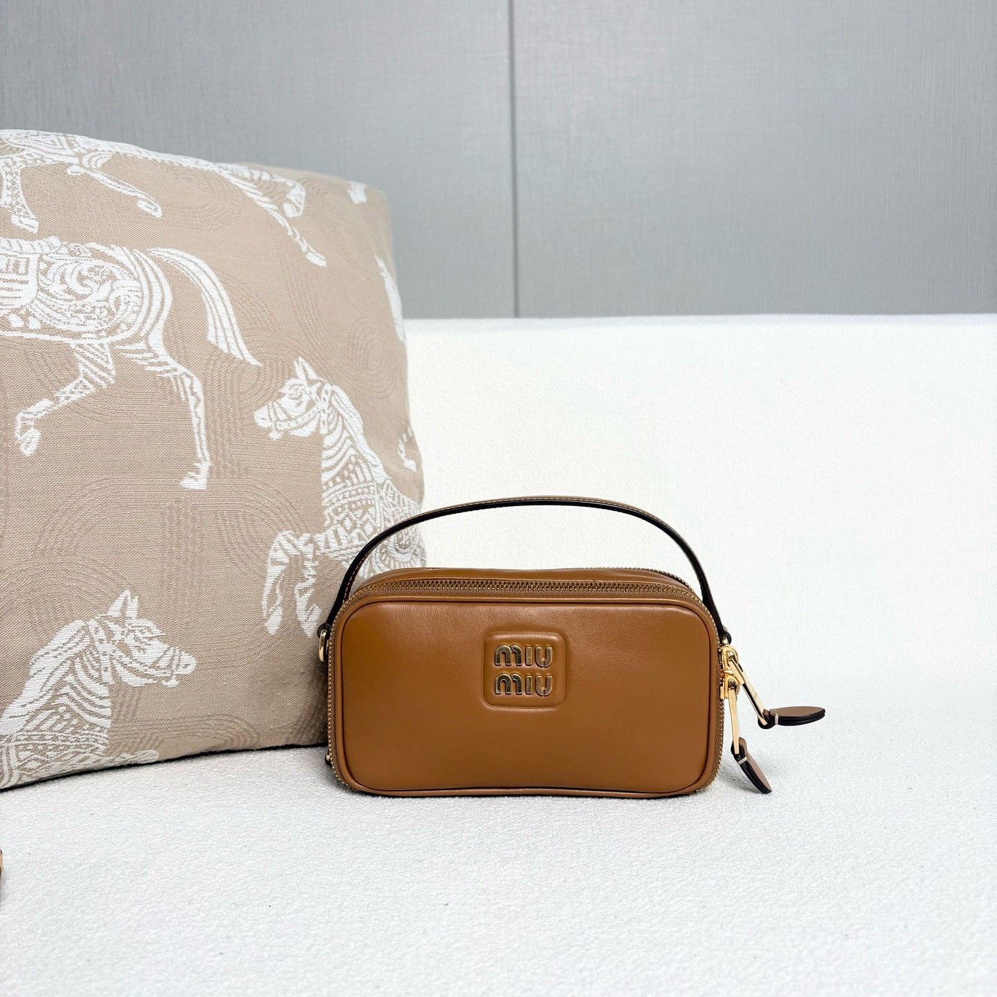 Miu Miu Pre-loved Bag Very good condition Size ONE SIZE - 2 Thumbnail
