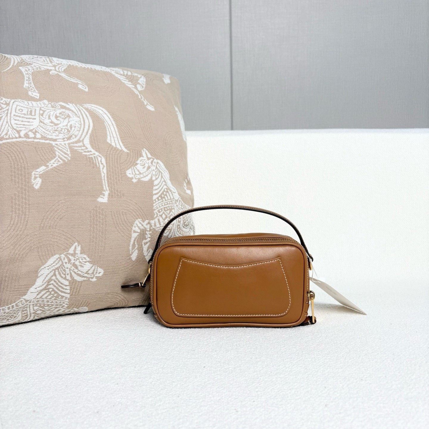Miu Miu Pre-loved Bag Very good condition Size ONE SIZE - 3 Thumbnail