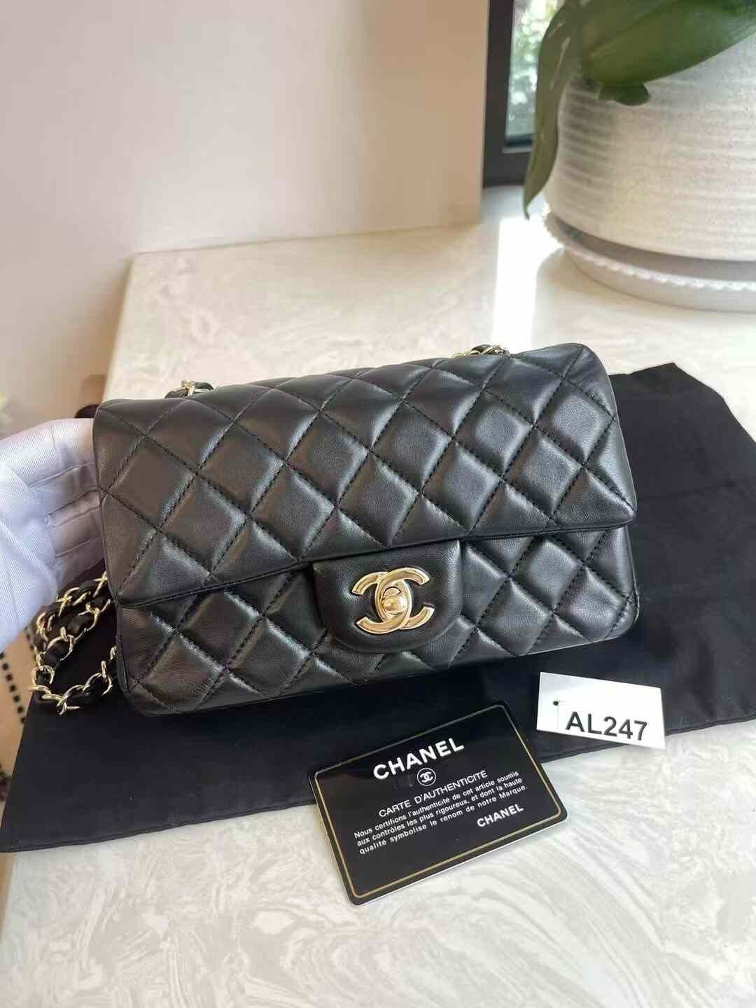 Chanel Pre-loved Bag Very good condition Size ONE SIZE - 2 Thumbnail