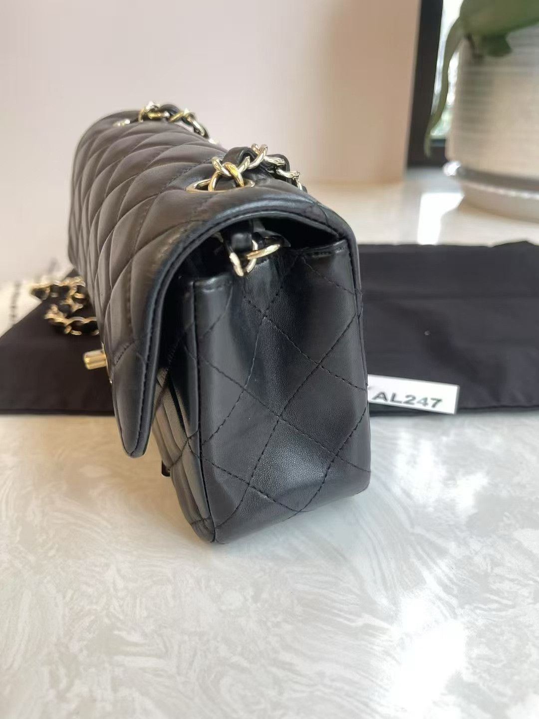 Chanel Pre-loved Bag Very good condition Size ONE SIZE - 3 Thumbnail