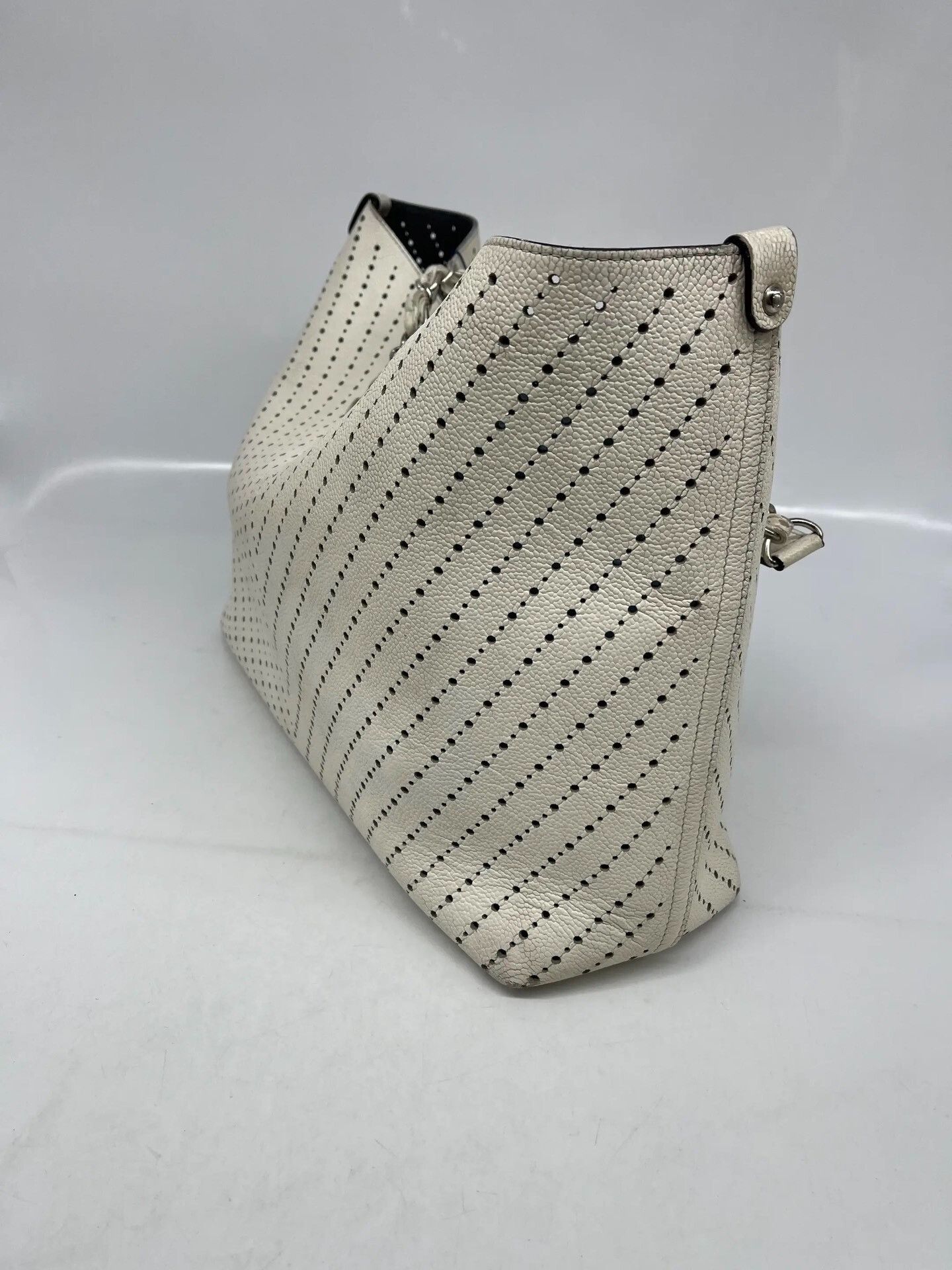 Chanel Pre-loved Bag Very good condition Size ONE SIZE - 2 Thumbnail