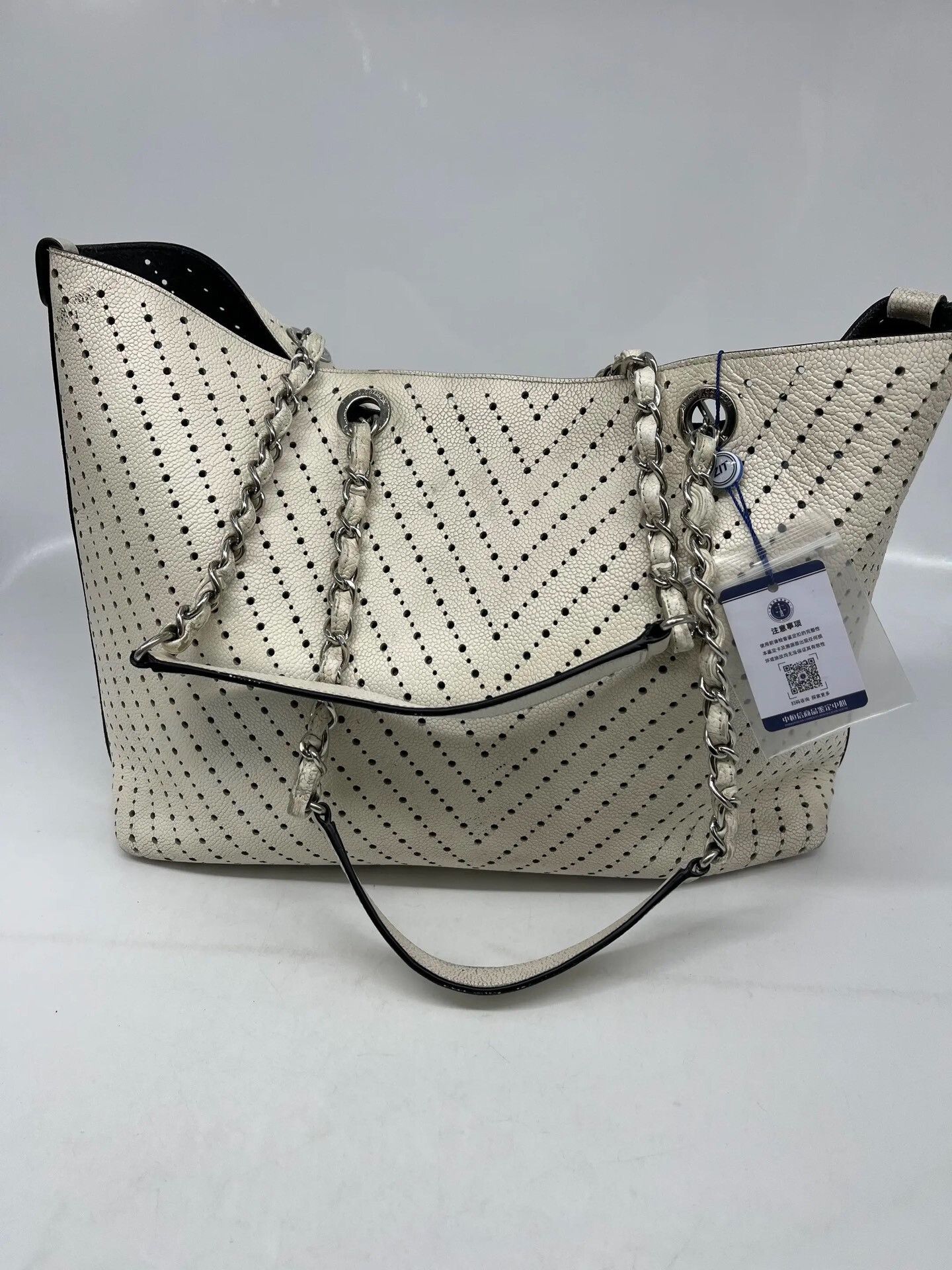 Chanel Pre-loved Bag Very good condition Size ONE SIZE - 4 Thumbnail