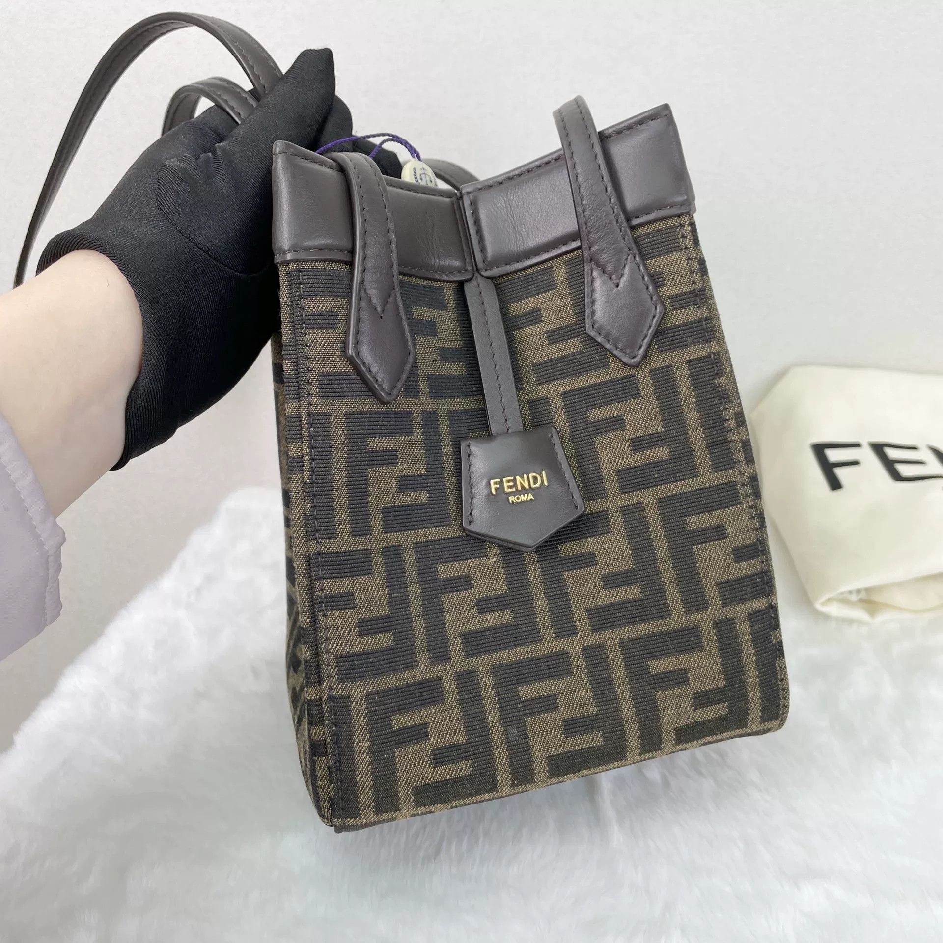 Fendi Pre-loved Bag Very good condition Size ONE SIZE - 8 Thumbnail