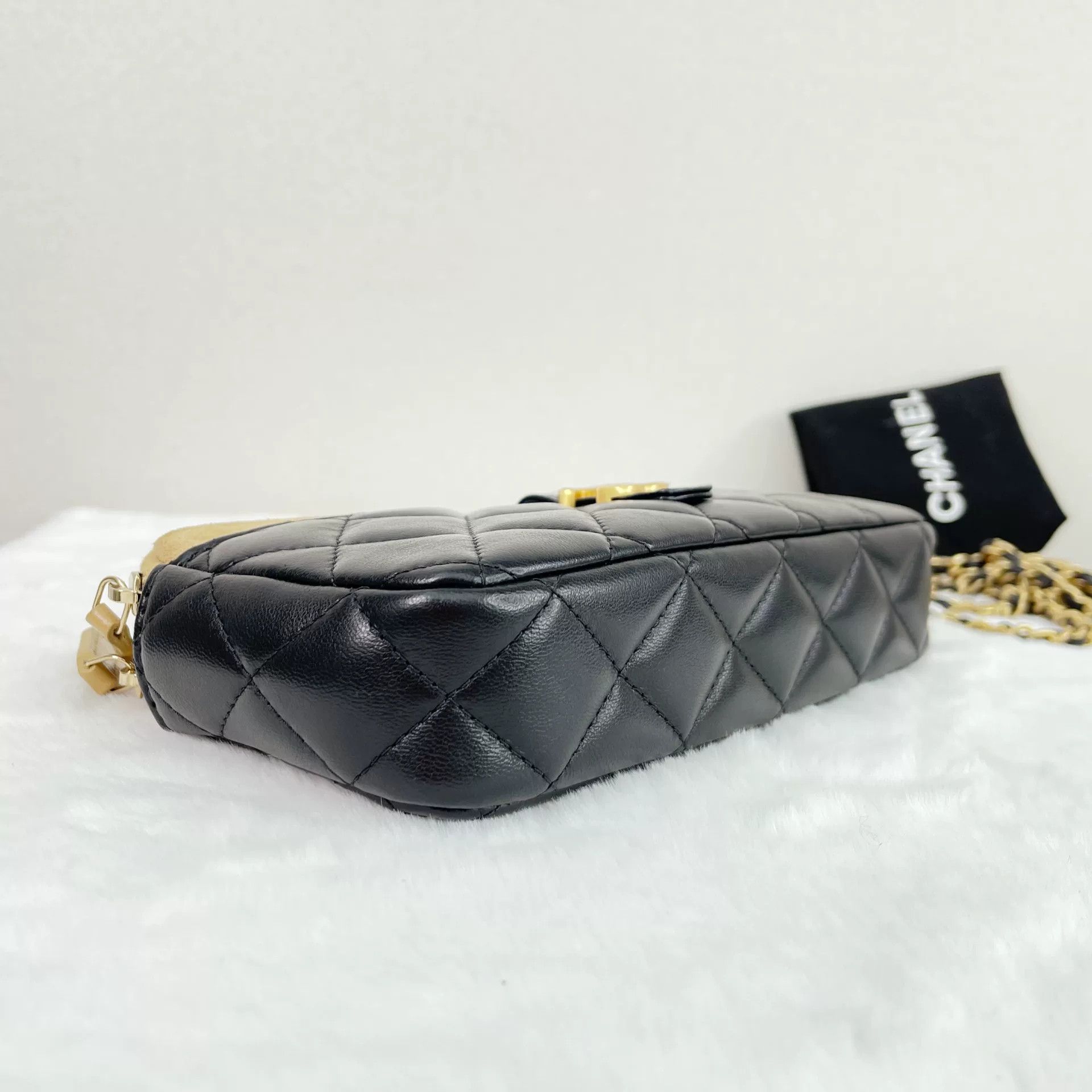 Chanel Pre-loved Bag Very good condition Size ONE SIZE - 6 Thumbnail