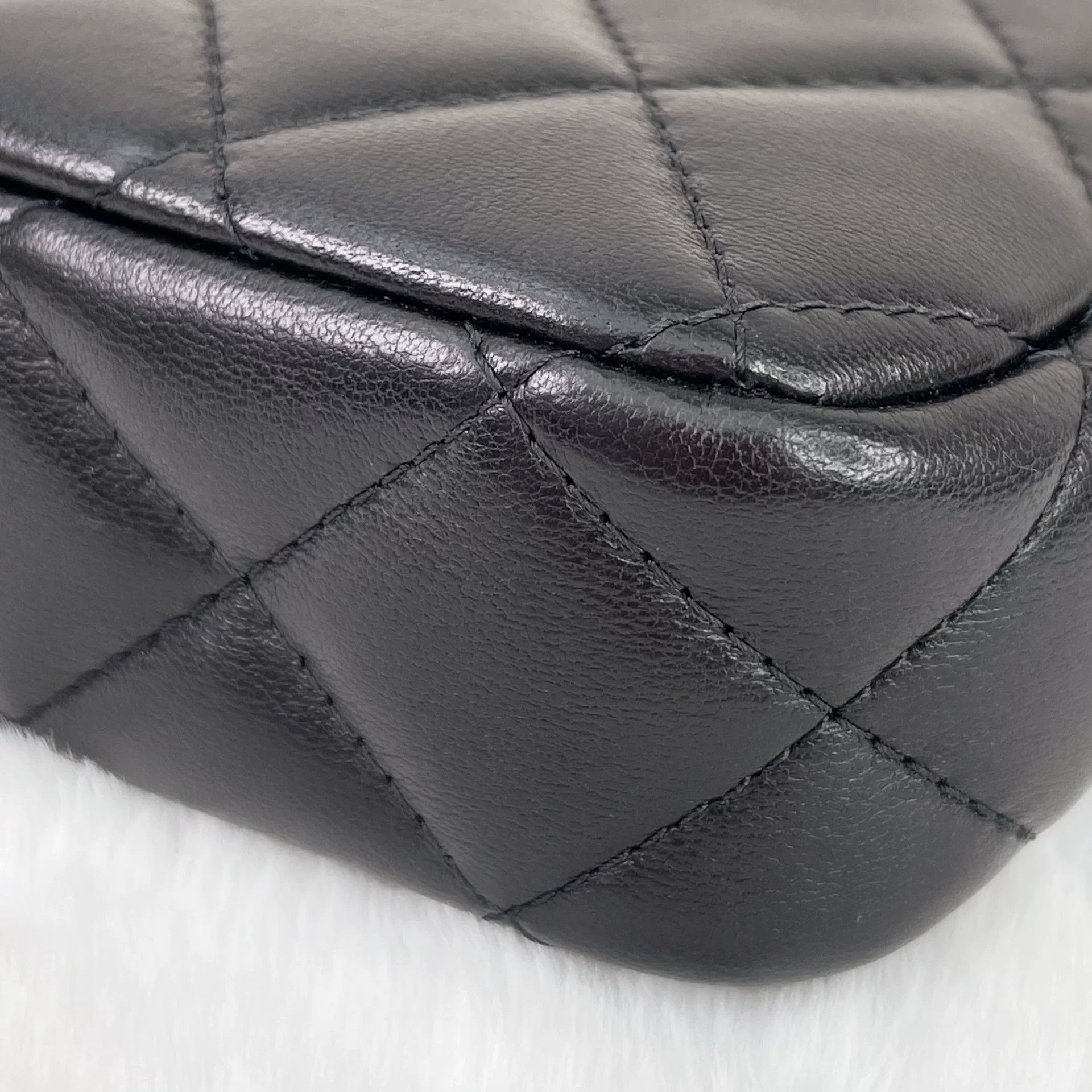 Chanel Pre-loved Bag Very good condition Size ONE SIZE - 7 Thumbnail