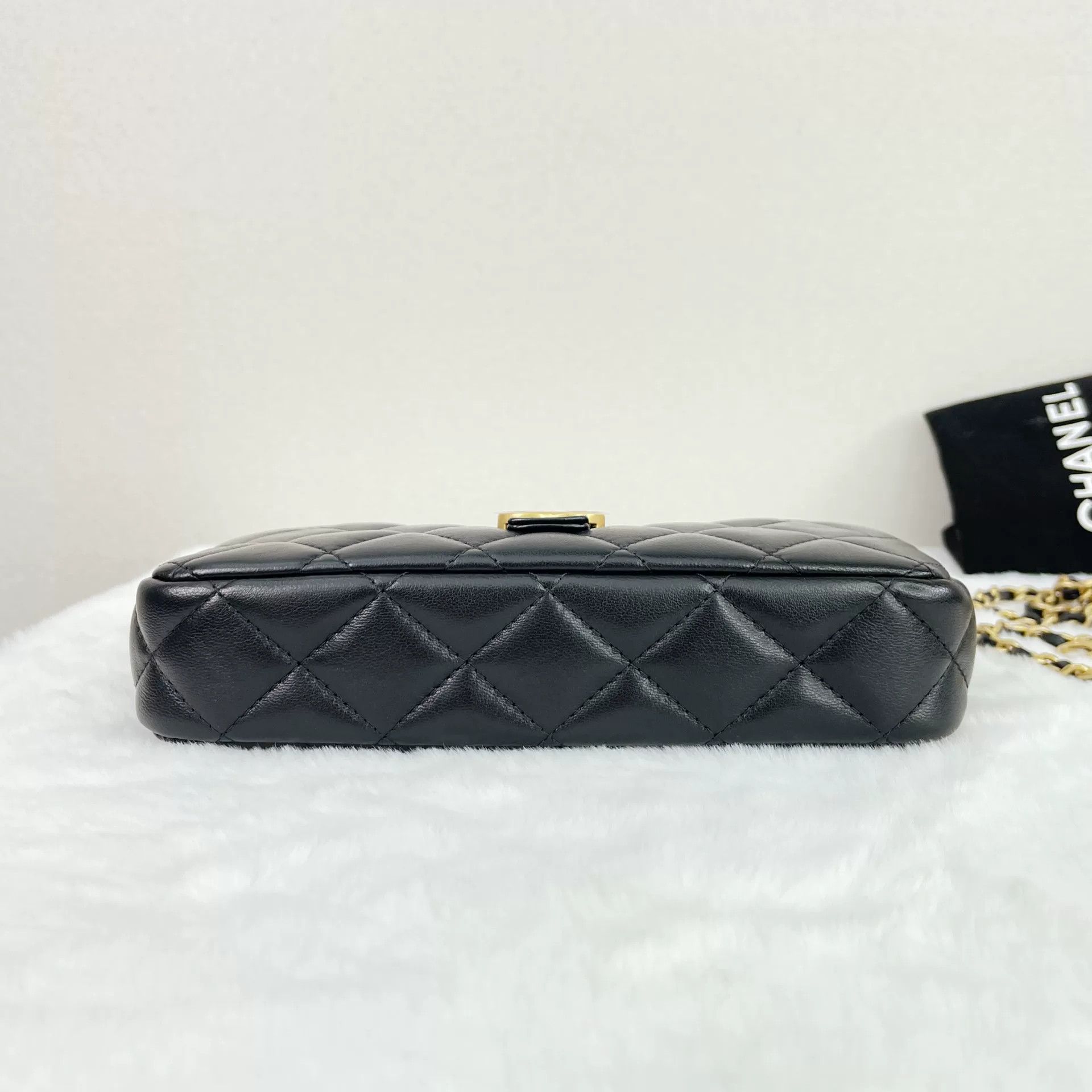 Chanel Pre-loved Bag Very good condition Size ONE SIZE - 5 Thumbnail