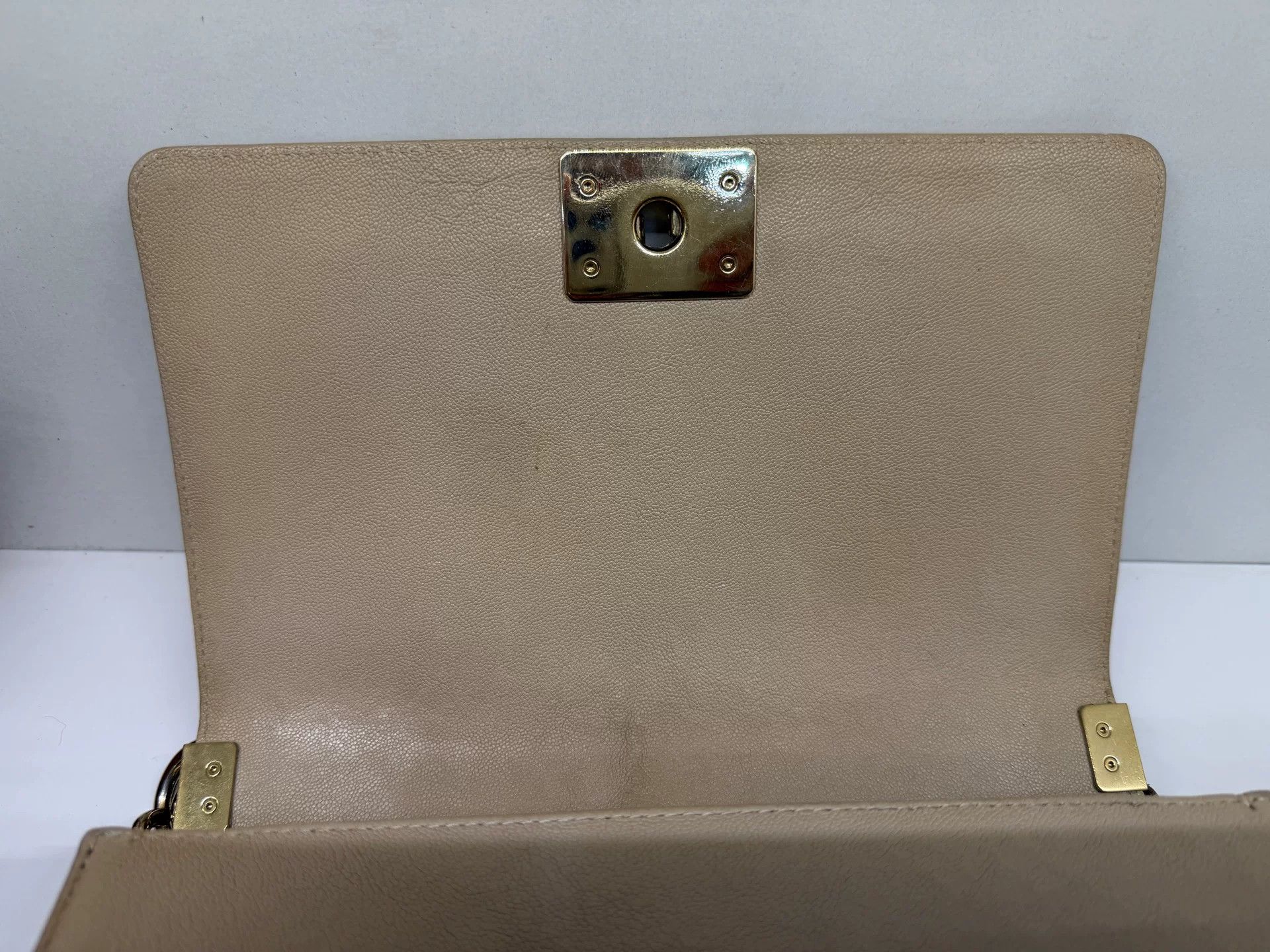 Chanel Pre-loved Bag Very good condition Size ONE SIZE - 9 Thumbnail