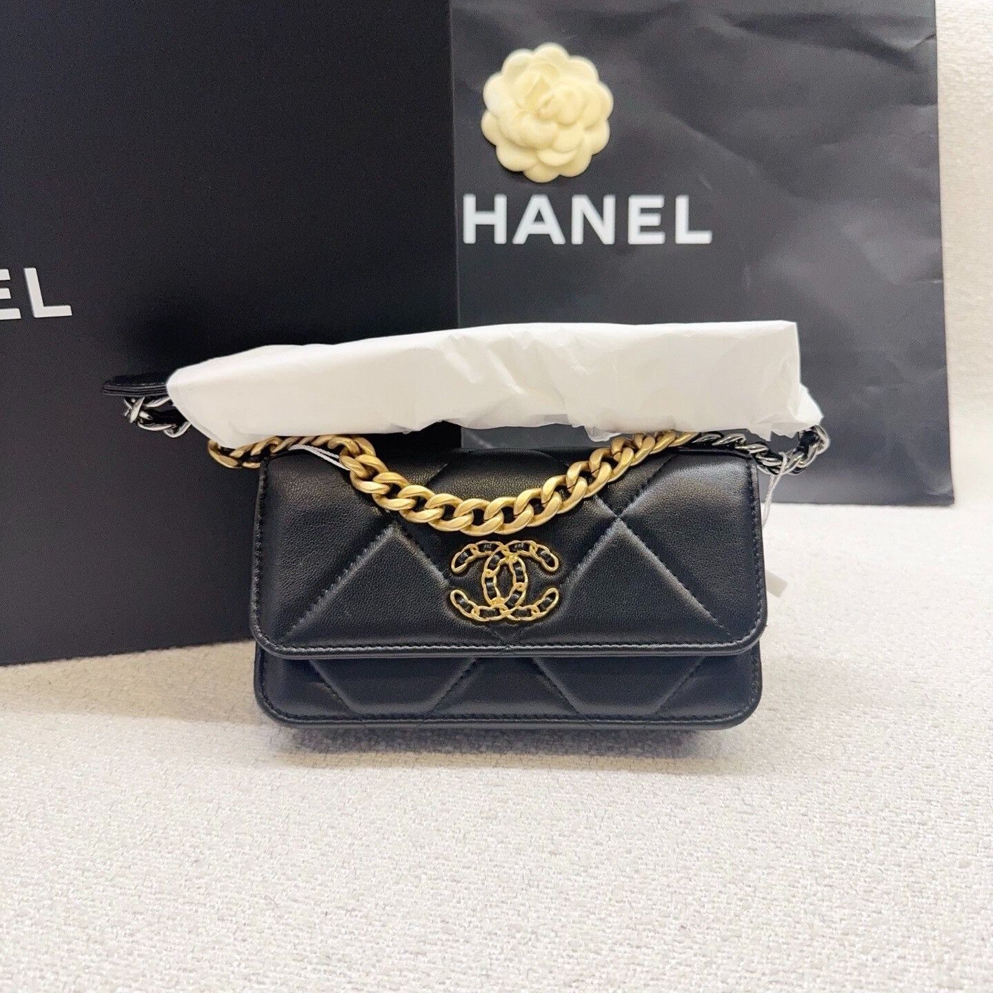 Chanel Pre-loved Bag Very good condition Size ONE SIZE - 2 Thumbnail