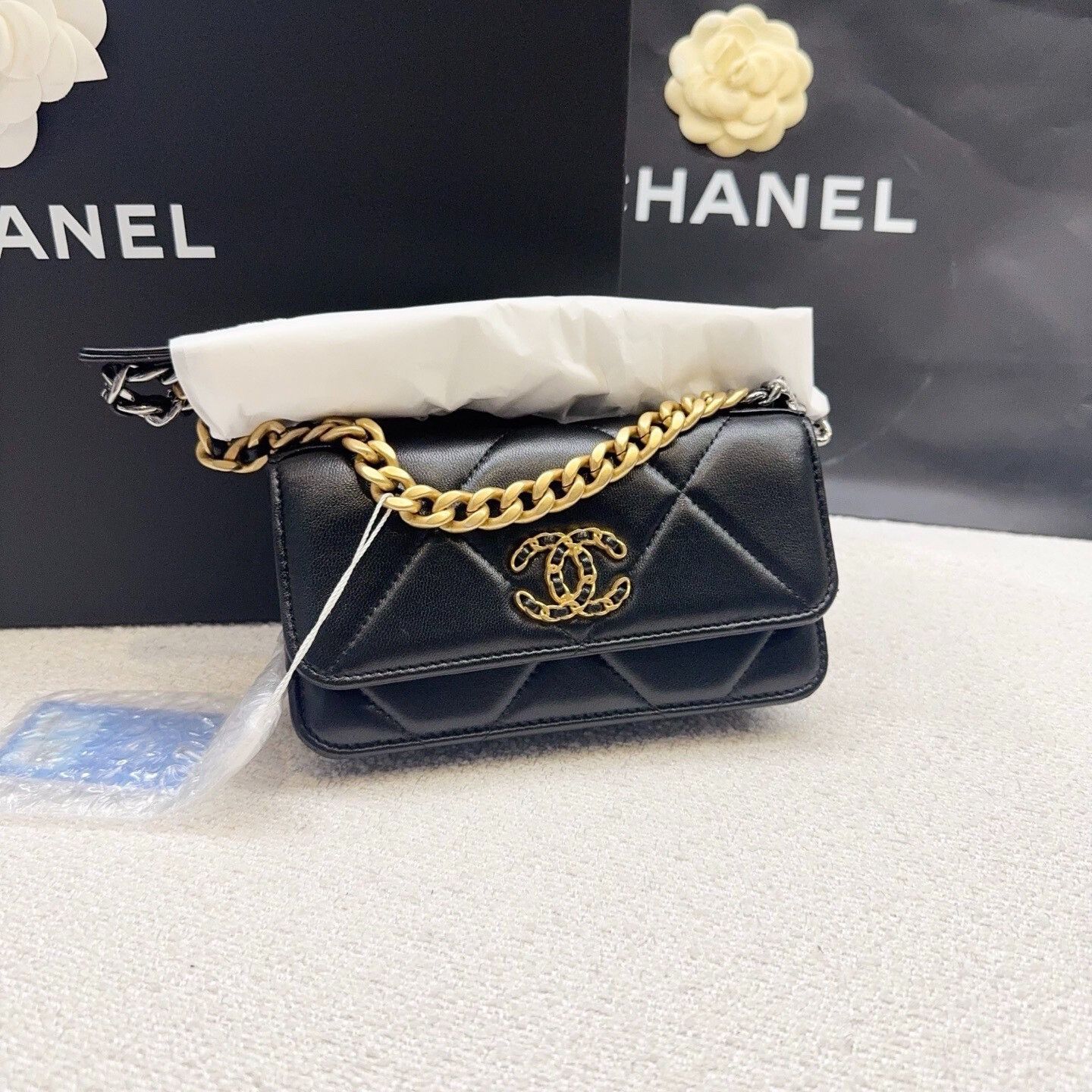 Chanel Pre-loved Bag Very good condition Size ONE SIZE - 6 Thumbnail