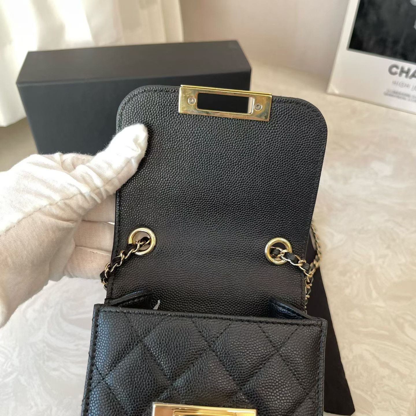 Chanel Pre-loved Bag Very good condition Size ONE SIZE - 7 Thumbnail