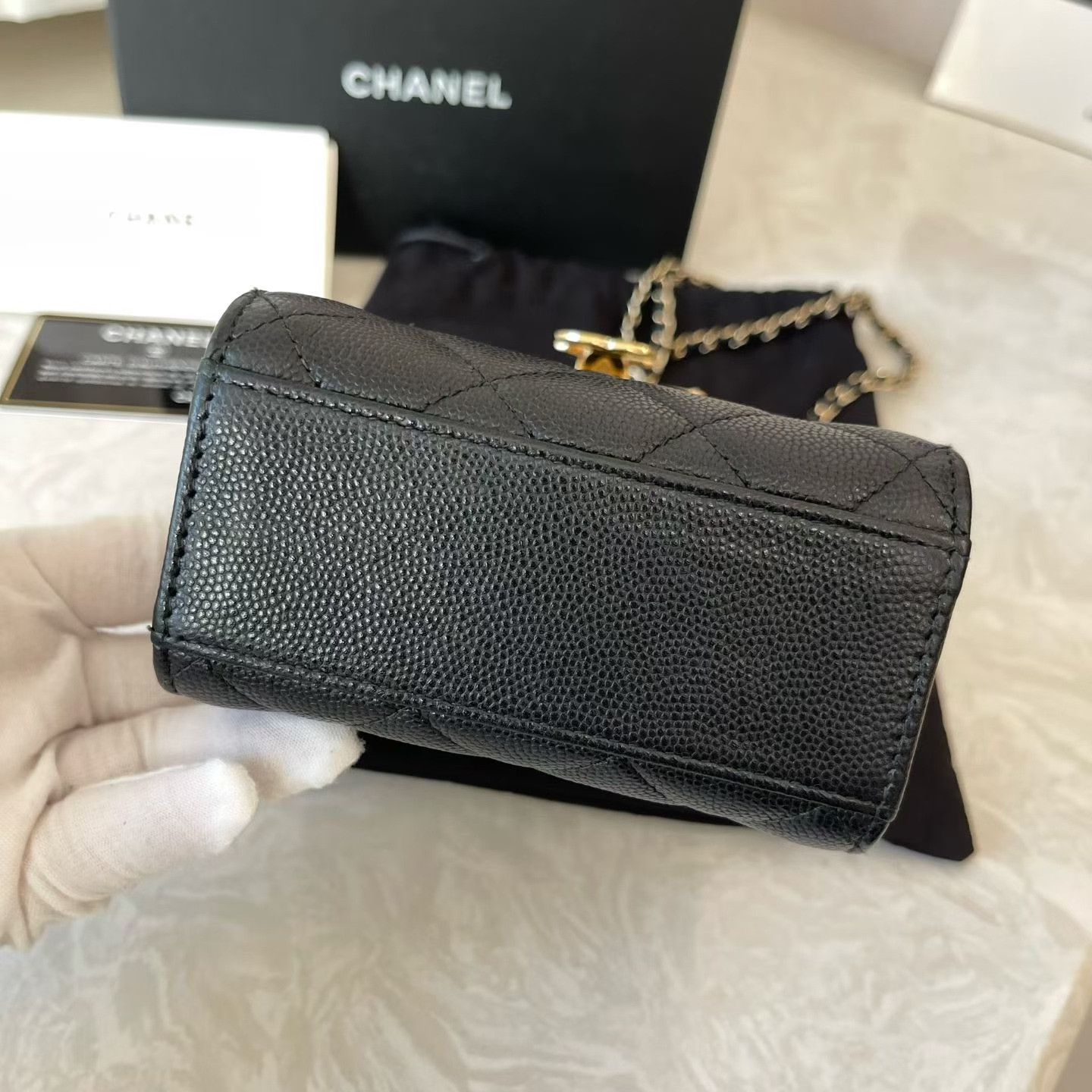 Chanel Pre-loved Bag Very good condition Size ONE SIZE - 6 Thumbnail