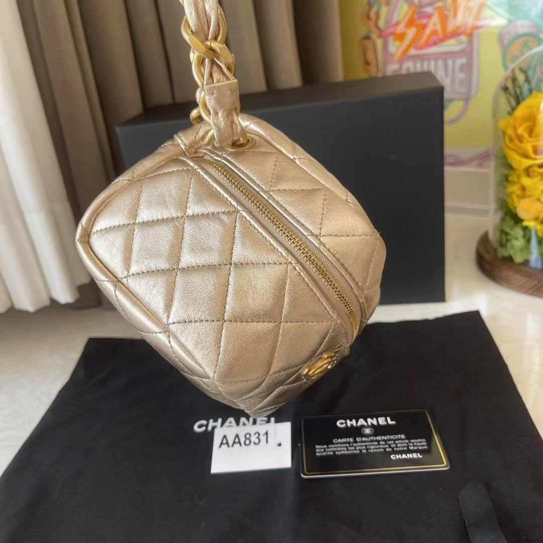 Chanel Pre-loved Bag Very good condition Size ONE SIZE - 5 Thumbnail
