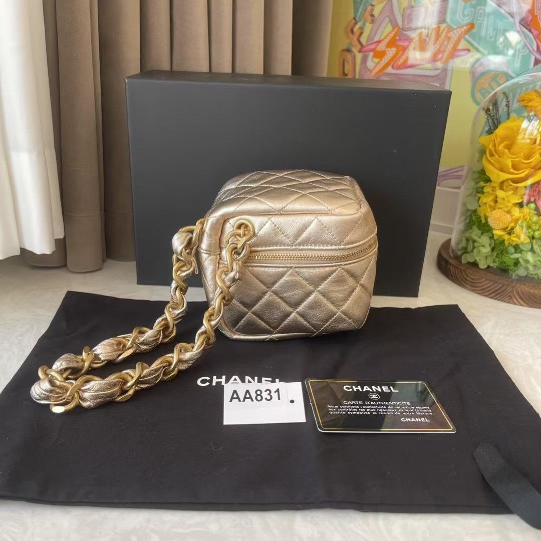 Chanel Pre-loved Bag Very good condition Size ONE SIZE - 4 Thumbnail