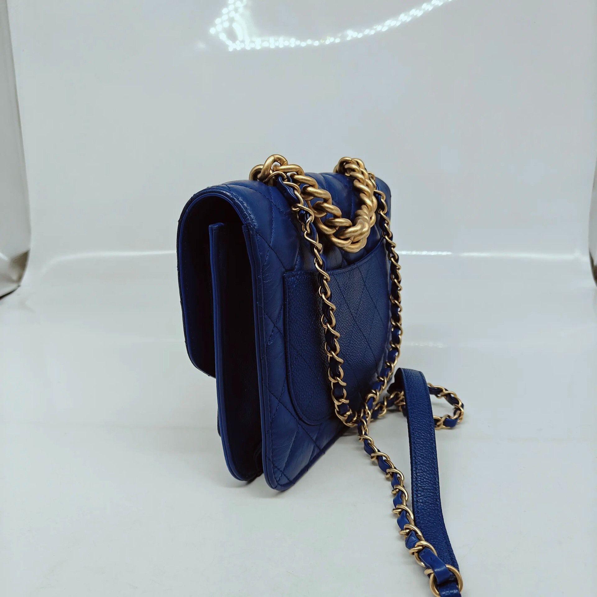 Chanel Pre-loved Bag Very good condition Size ONE SIZE - 4 Thumbnail