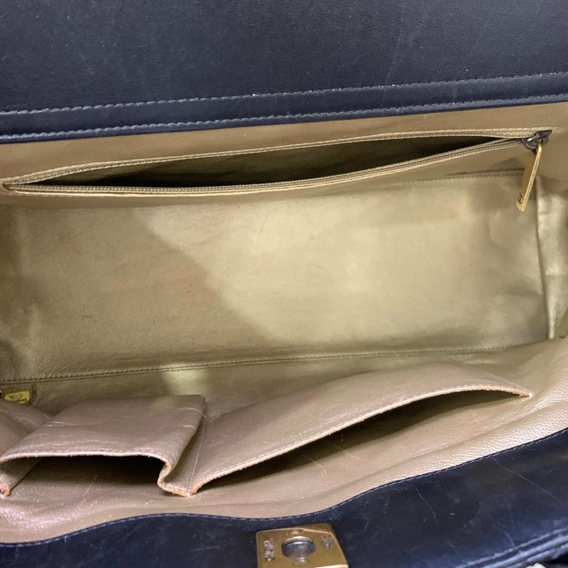 Chanel Pre-loved Bag Very good condition Size ONE SIZE - 8 Thumbnail
