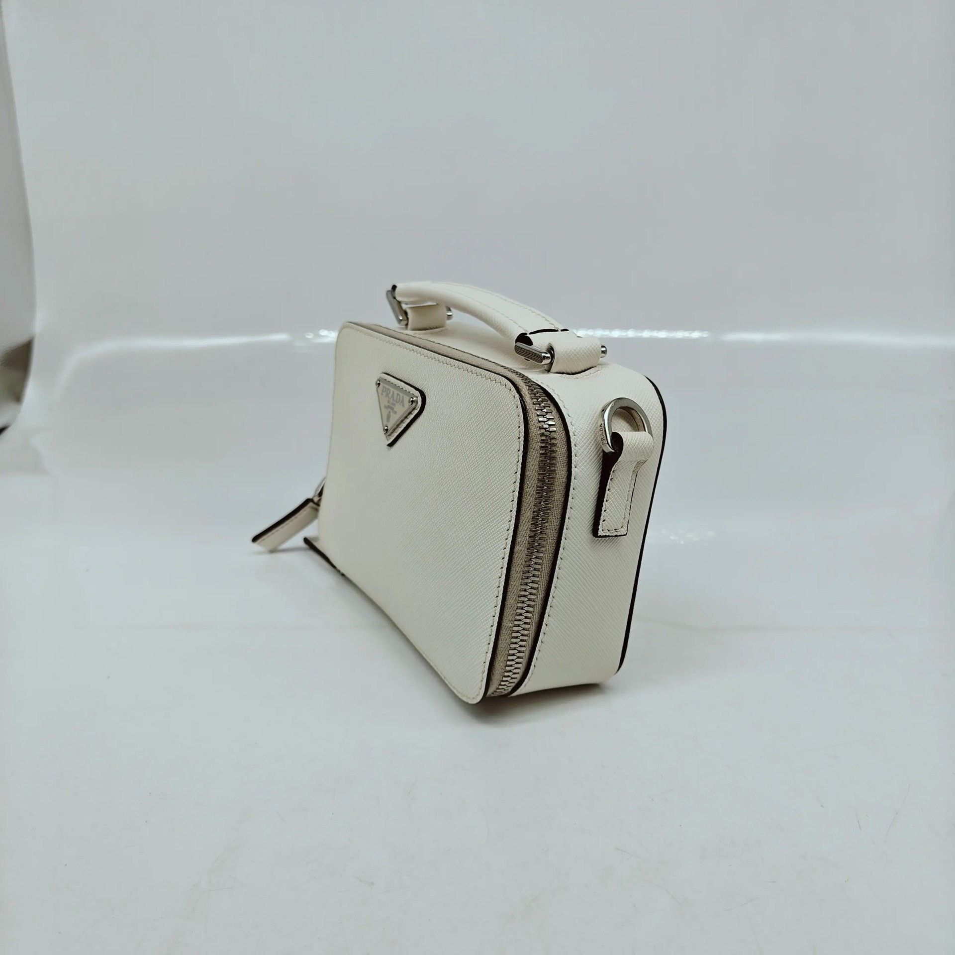 Prada Pre-loved Bag Very good condition Size ONE SIZE - 2 Thumbnail