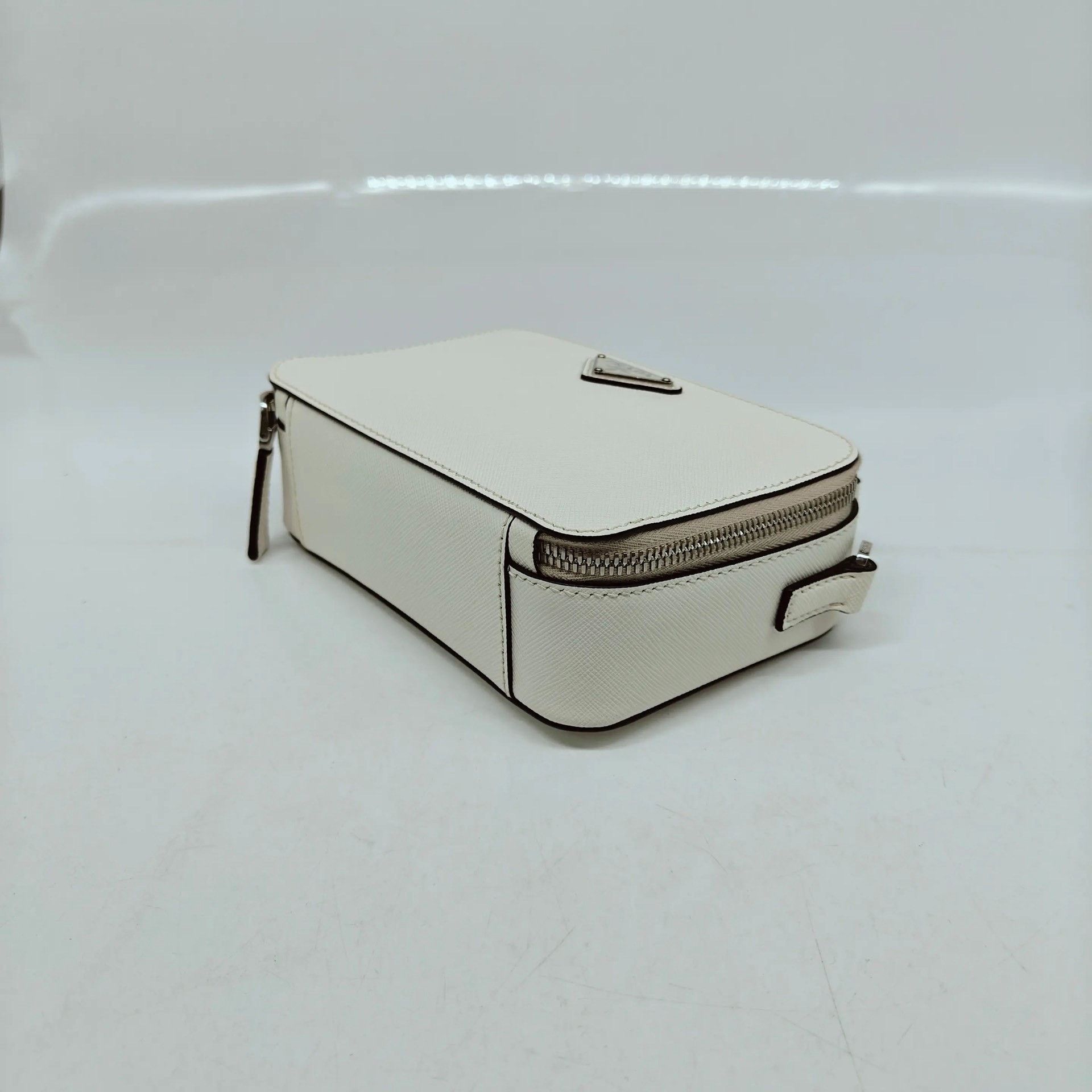 Prada Pre-loved Bag Very good condition Size ONE SIZE - 5 Thumbnail
