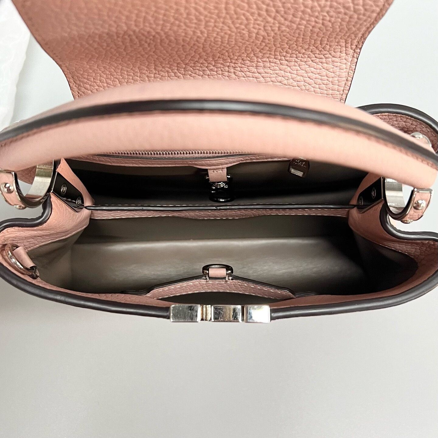 Louis Vuitton Pre-loved Bag Very good condition Size ONE SIZE - 9 Thumbnail