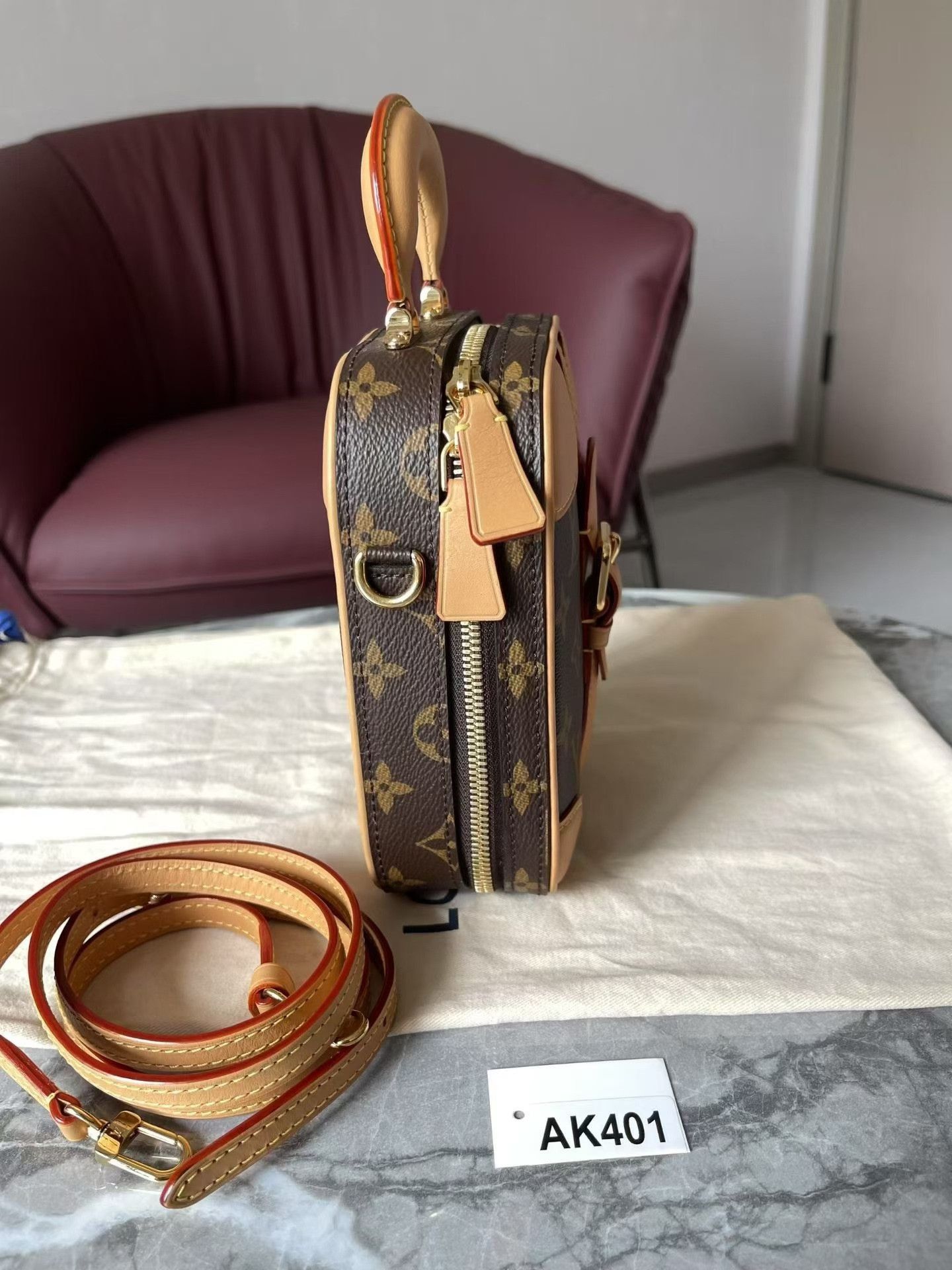 Louis Vuitton Pre-loved Bag Very good condition Size ONE SIZE - 6 Thumbnail