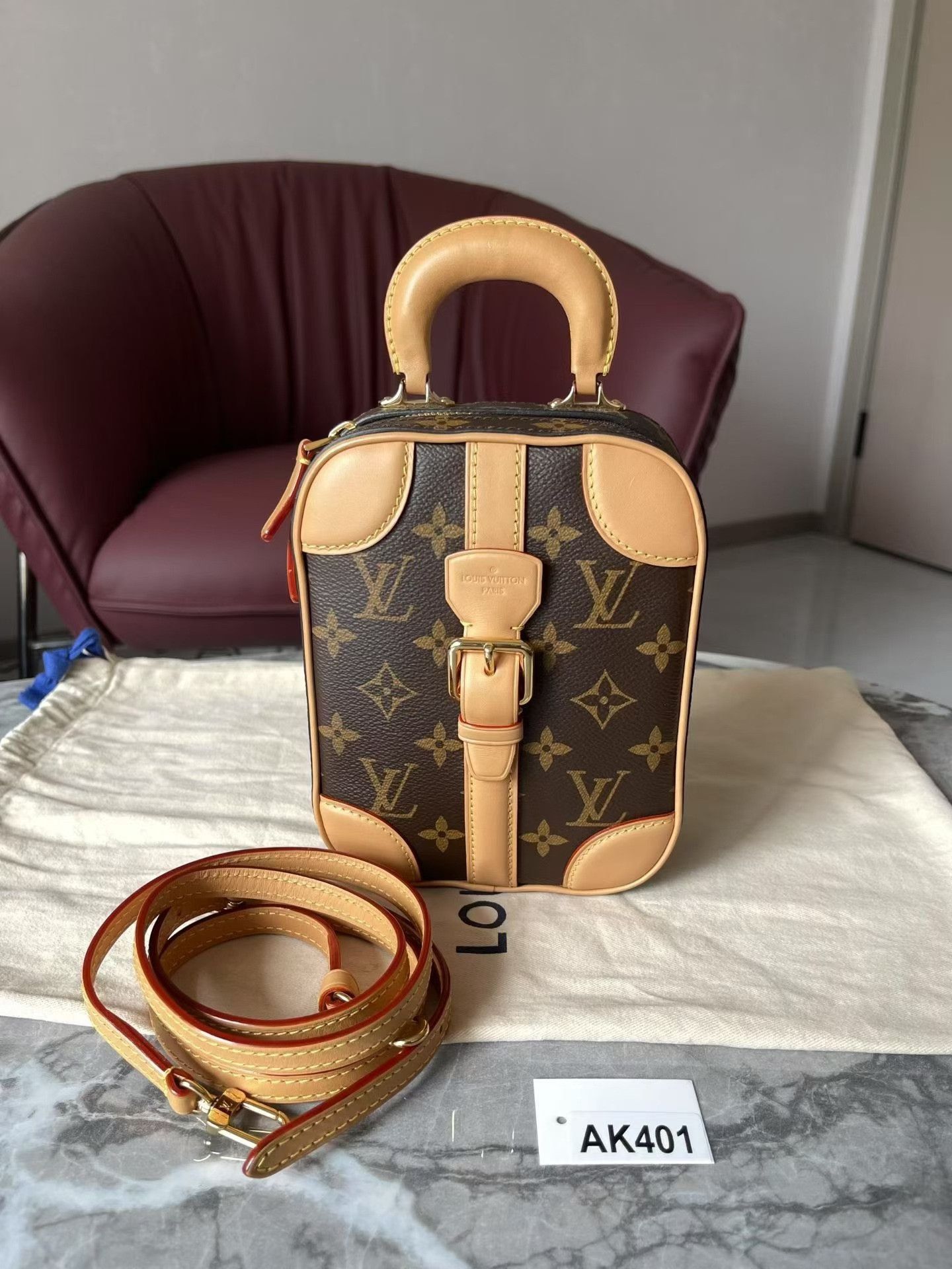 Louis Vuitton Pre-loved Bag Very good condition Size ONE SIZE - 3 Thumbnail