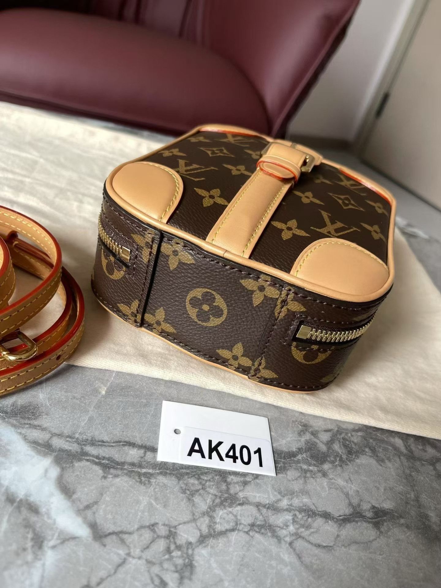 Louis Vuitton Pre-loved Bag Very good condition Size ONE SIZE - 8 Thumbnail