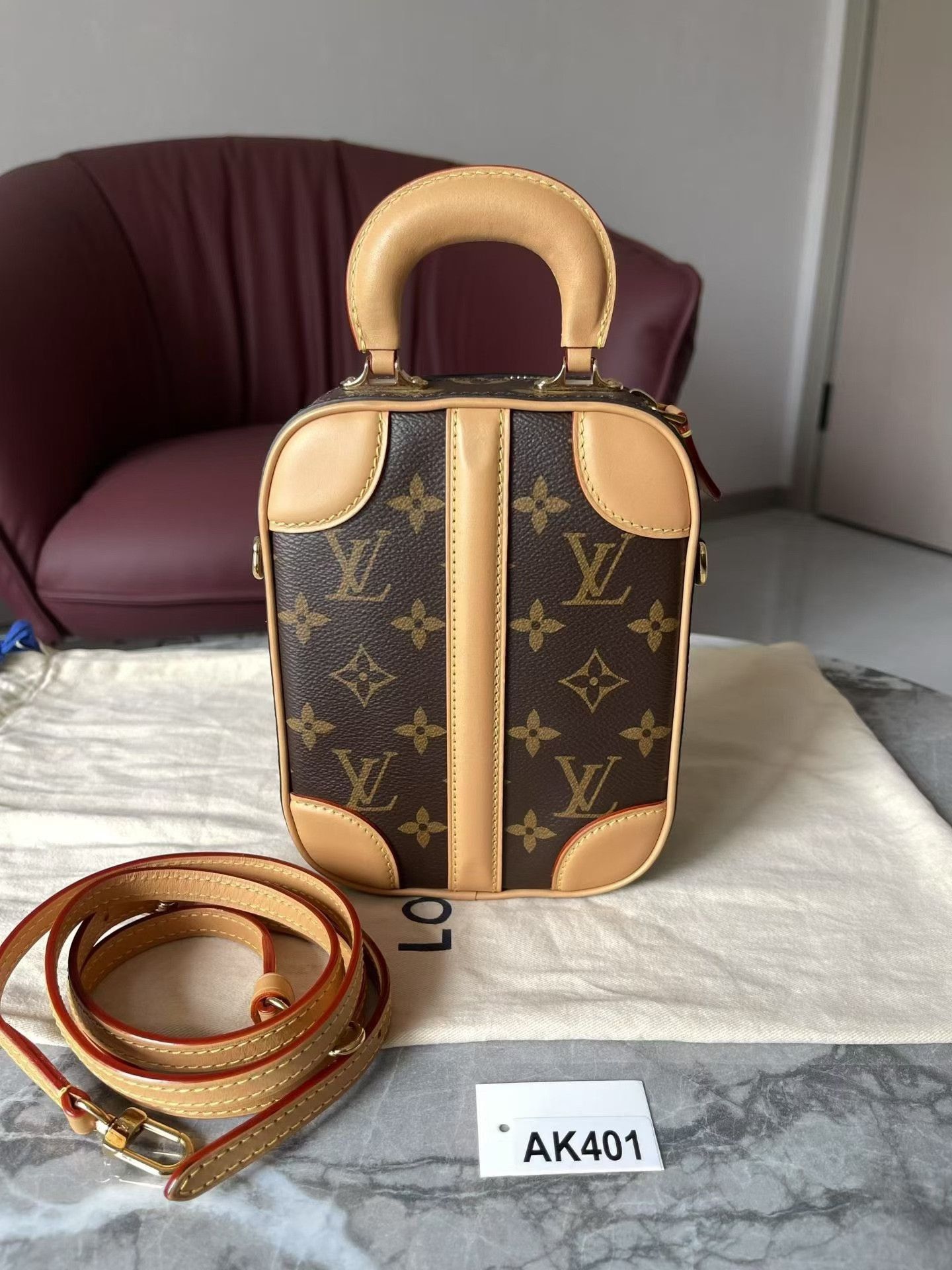 Louis Vuitton Pre-loved Bag Very good condition Size ONE SIZE - 7 Thumbnail