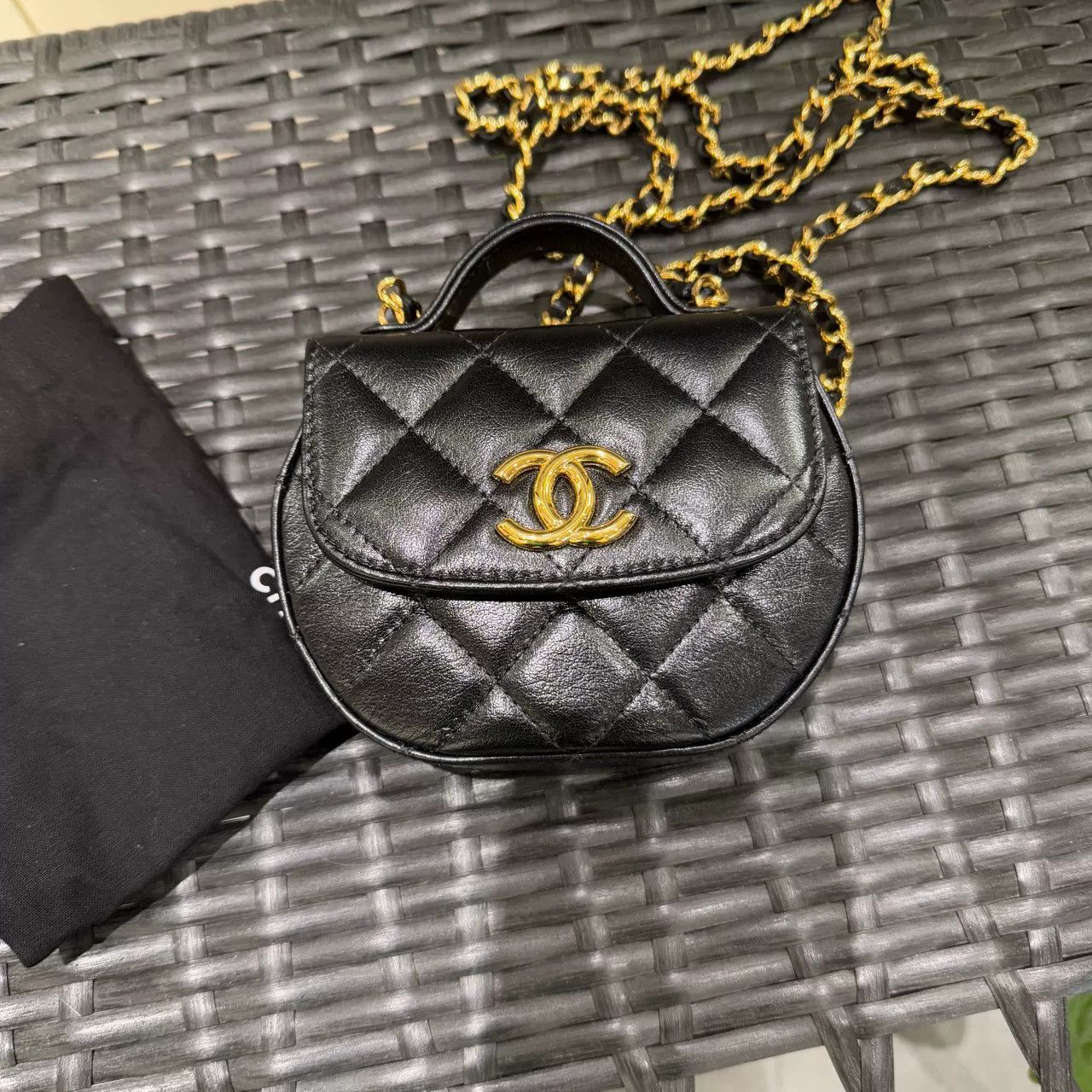 Chanel Pre-loved Bag Very good condition Size ONE SIZE - 2 Thumbnail