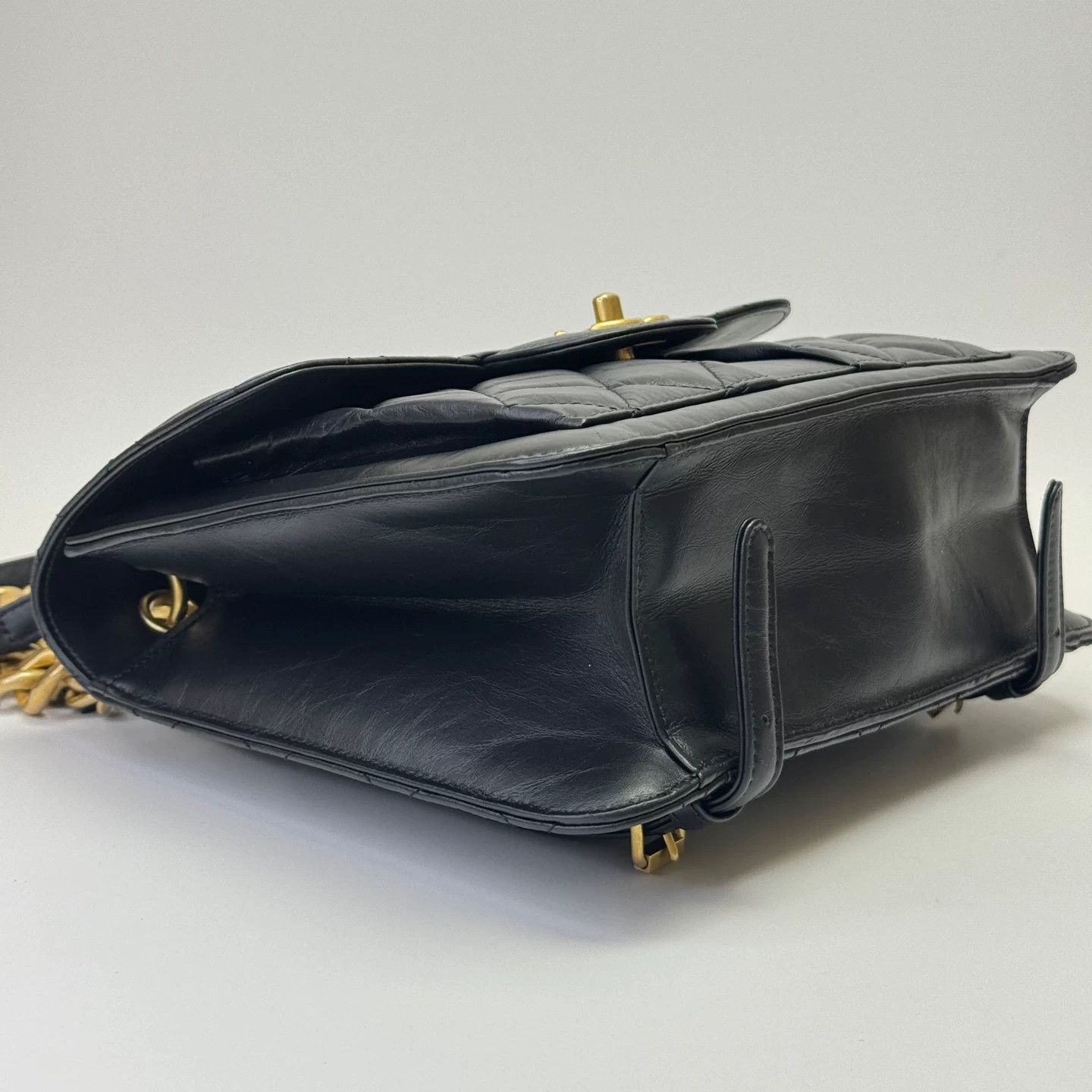 Chanel Pre-loved Bag Very good condition Size ONE SIZE - 4 Thumbnail