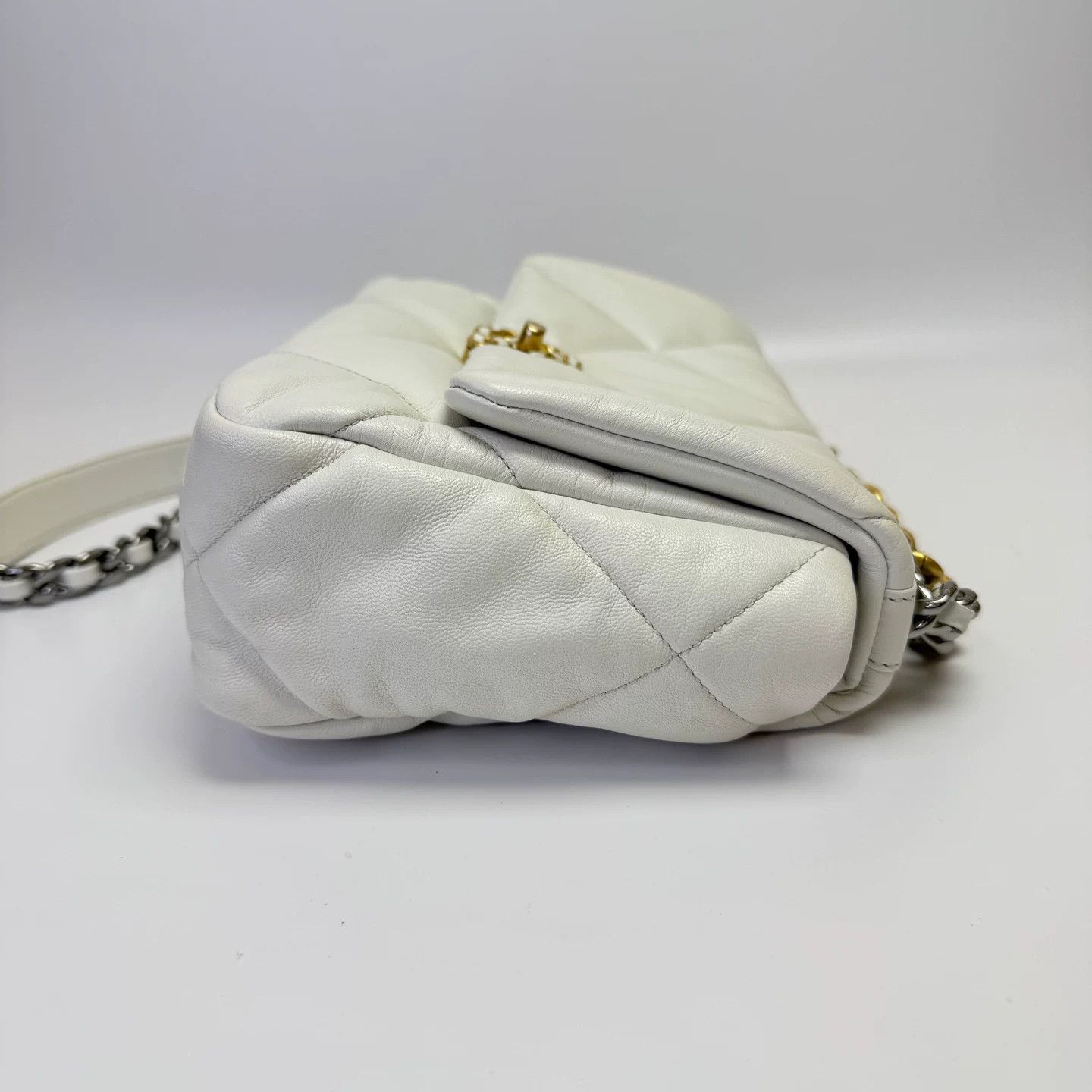 Chanel Pre-loved Bag Very good condition Size ONE SIZE - 7 Thumbnail