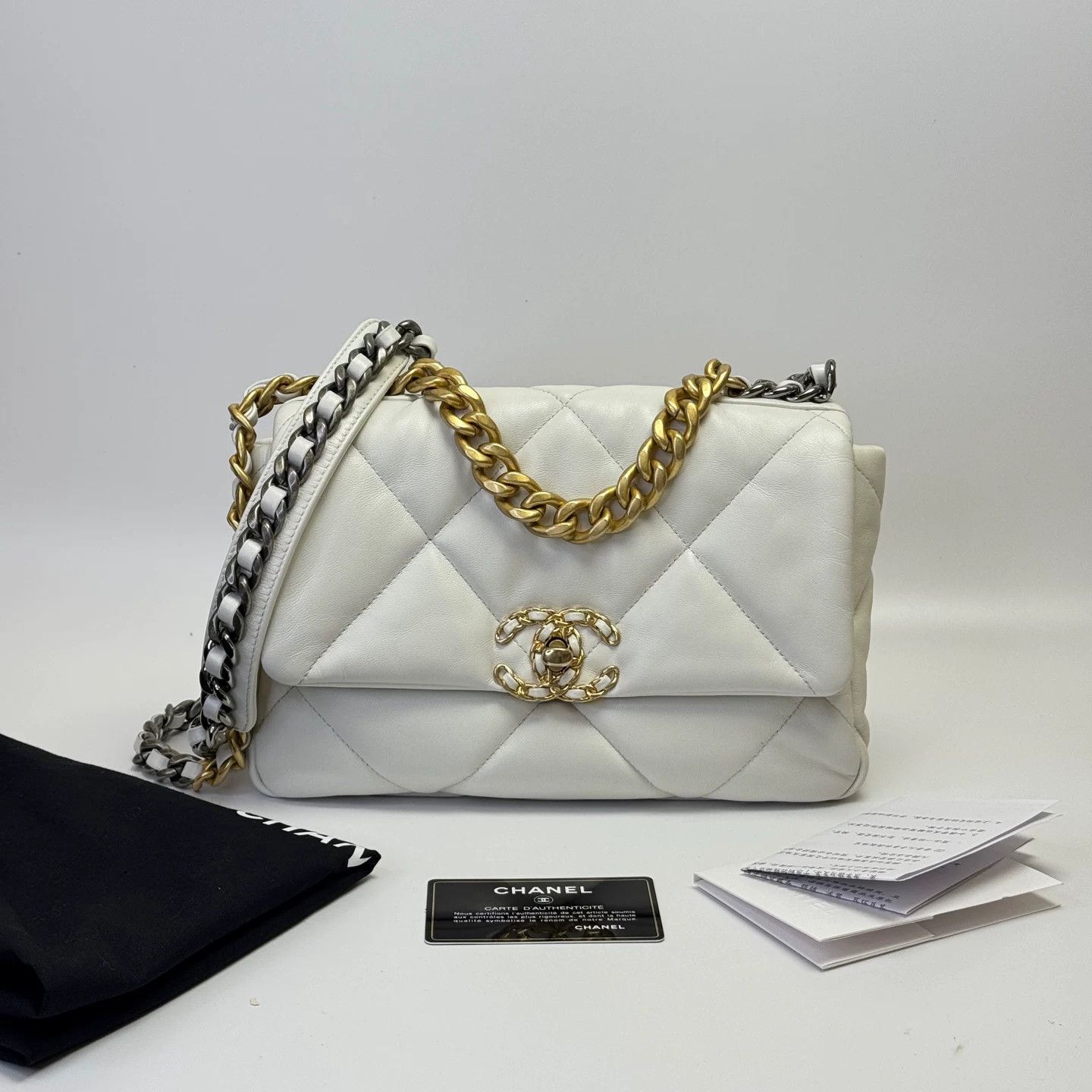 Chanel Pre-loved Bag Very good condition Size ONE SIZE - 9 Thumbnail