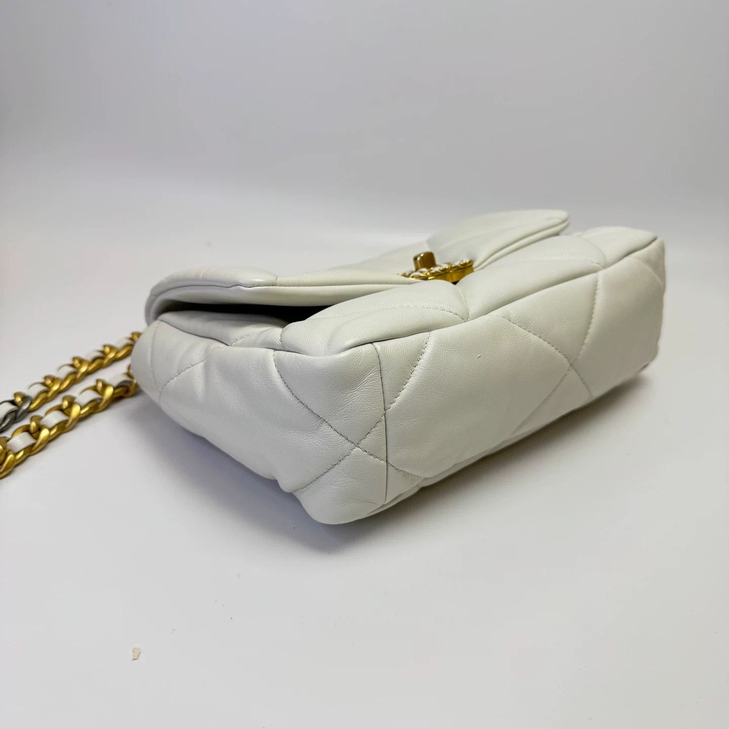 Chanel Pre-loved Bag Very good condition Size ONE SIZE - 4 Thumbnail