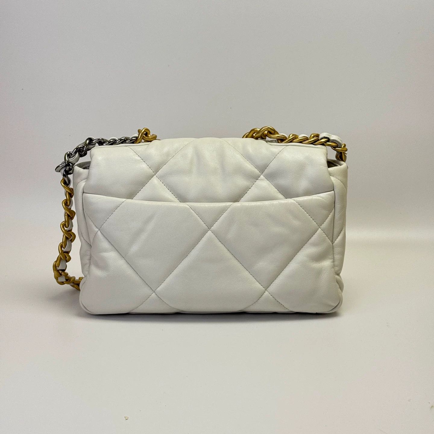 Chanel Pre-loved Bag Very good condition Size ONE SIZE - 2 Thumbnail