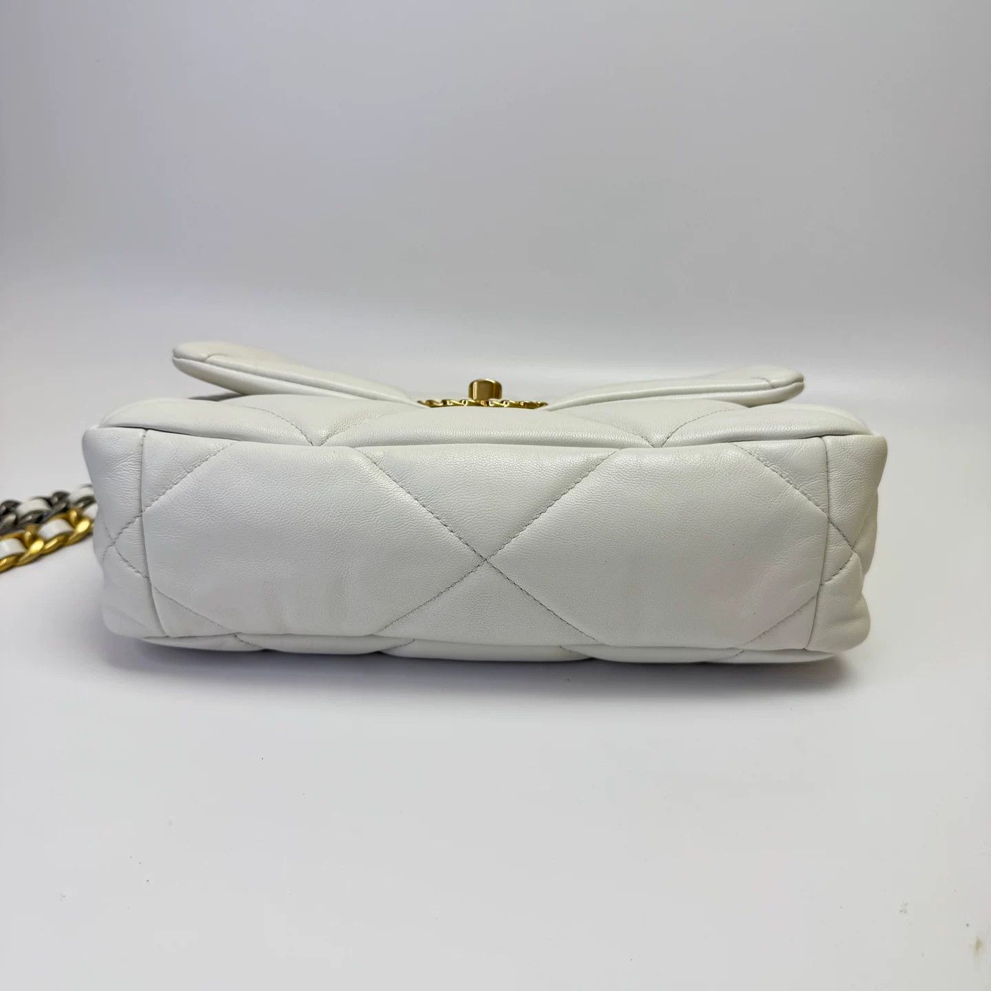 Chanel Pre-loved Bag Very good condition Size ONE SIZE - 5 Thumbnail