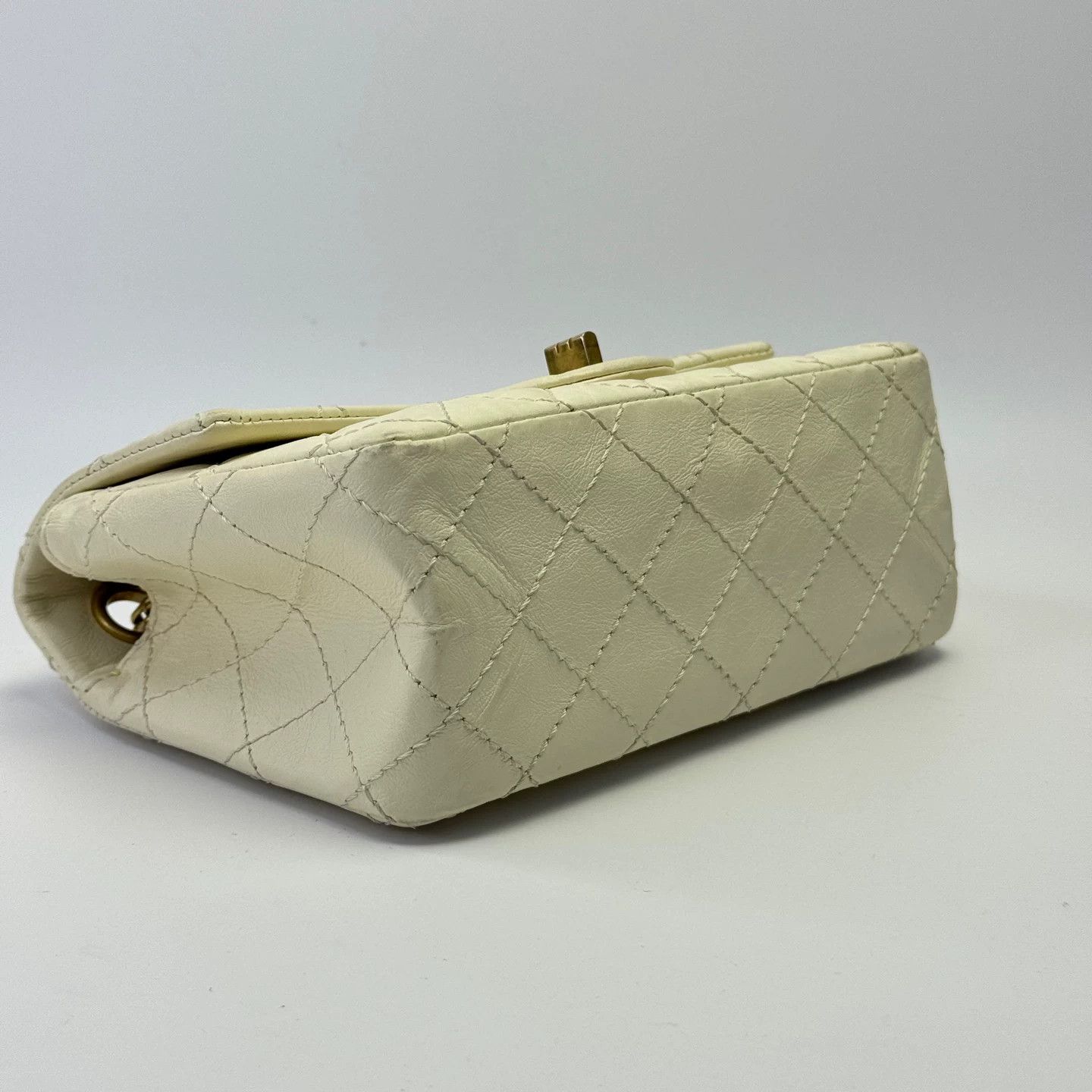 Chanel Pre-loved Bag Very good condition Size ONE SIZE - 5 Thumbnail