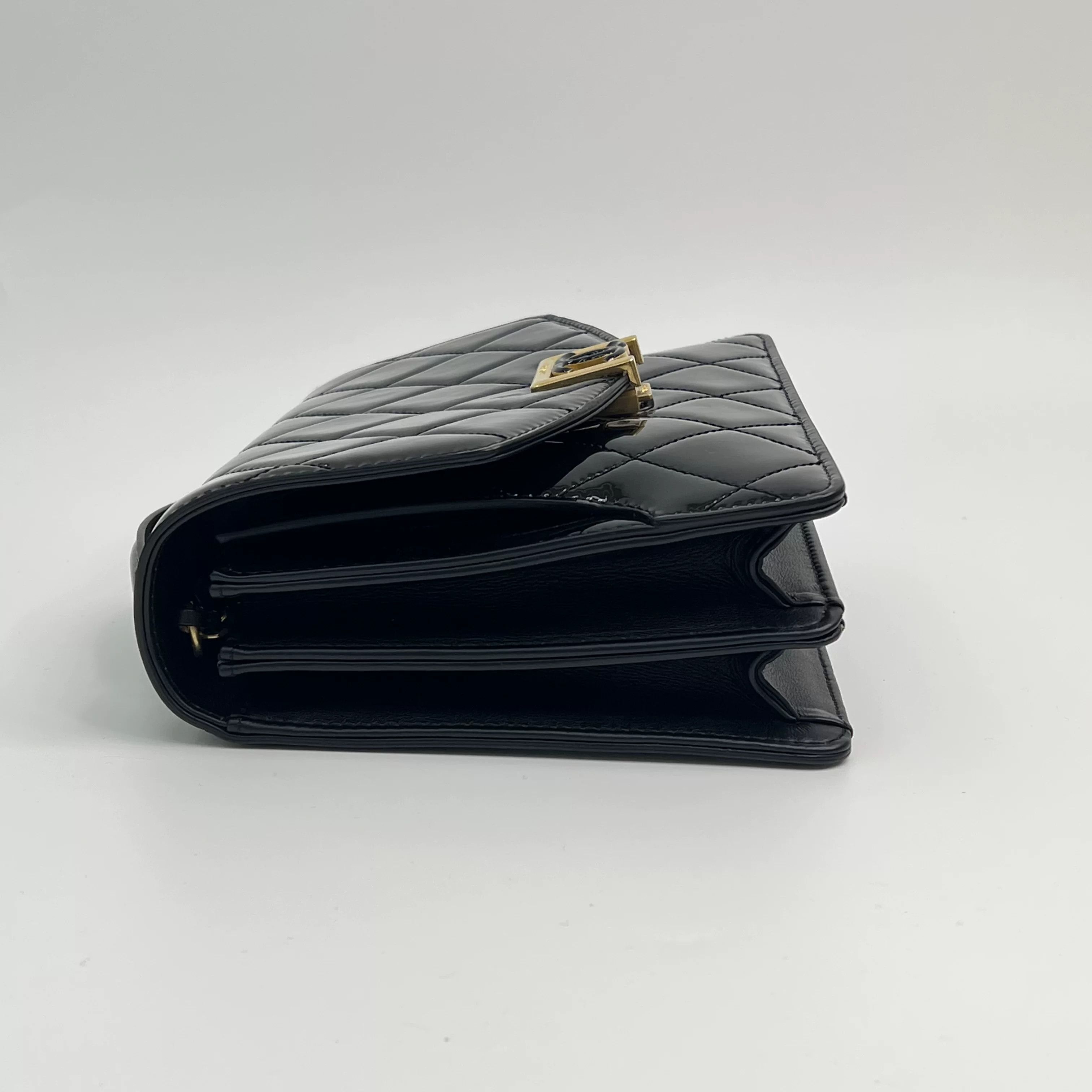 Chanel Pre-loved Bag Very good condition Size ONE SIZE - 3 Thumbnail
