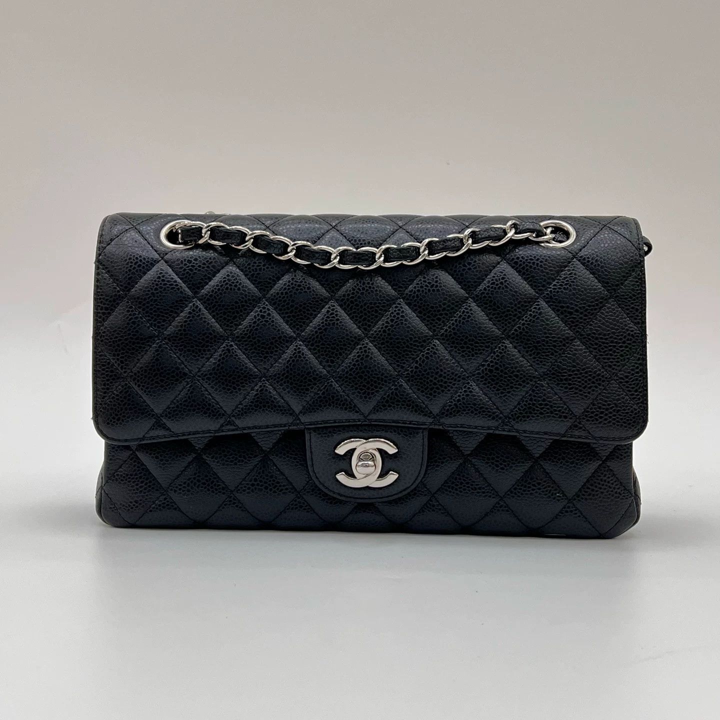 Chanel Pre-loved Bag Very good condition Size ONE SIZE - 2 Thumbnail