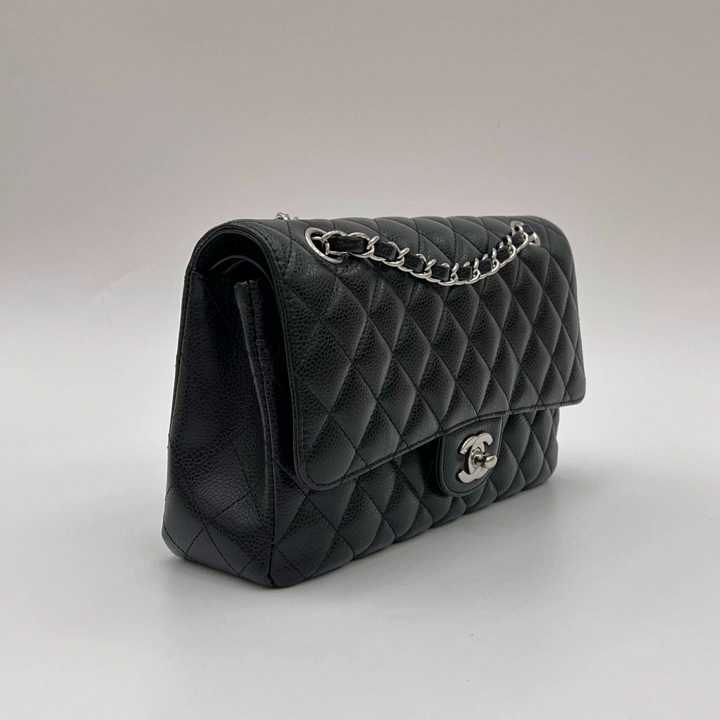 Chanel Pre-loved Bag Very good condition Size ONE SIZE - 3 Thumbnail