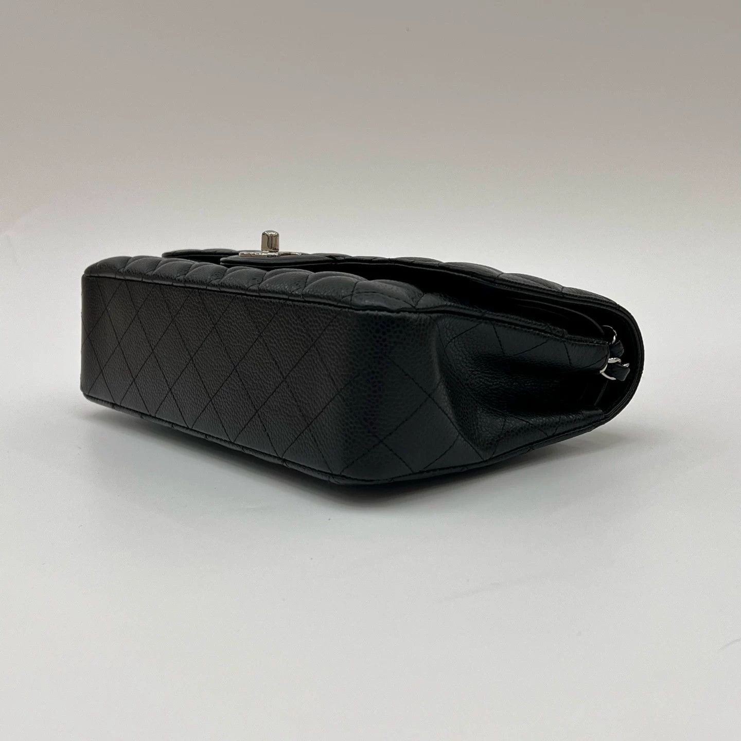 Chanel Pre-loved Bag Very good condition Size ONE SIZE - 8 Thumbnail
