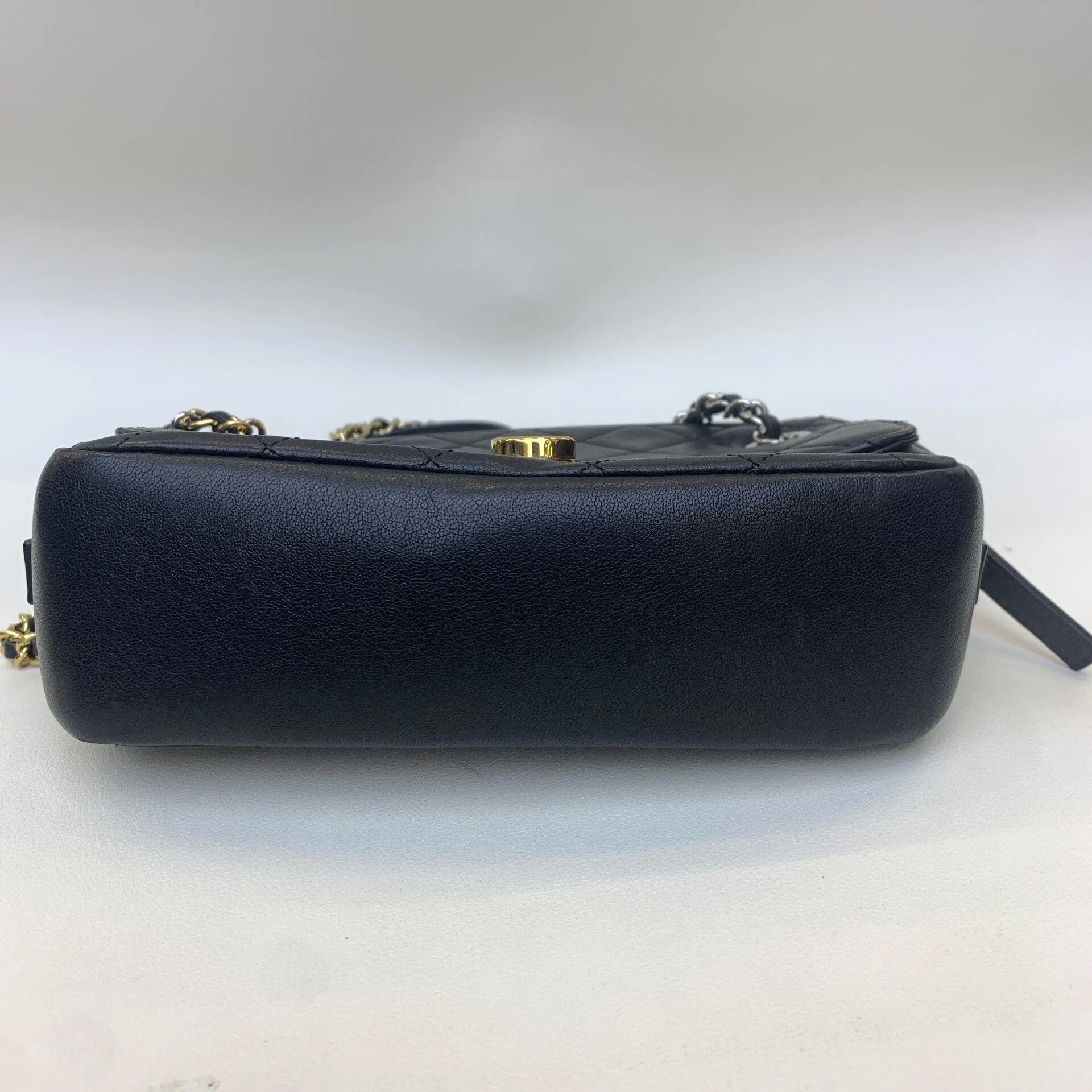 Chanel Pre-loved Bag Very good condition Size ONE SIZE - 7 Thumbnail
