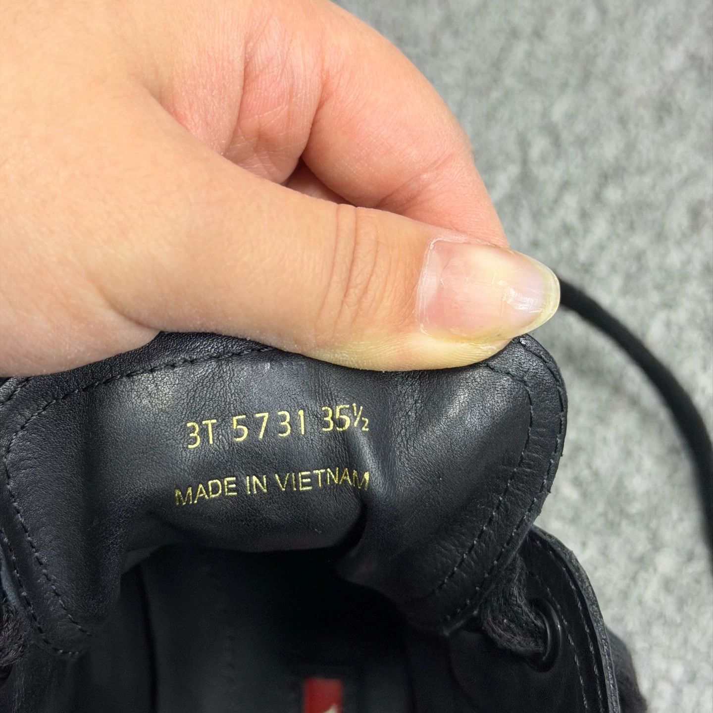 Prada Prada Leather Black Lowtop Sneakers 35.5 Women Size US 5 / IT 35 - 5 Thumbnail